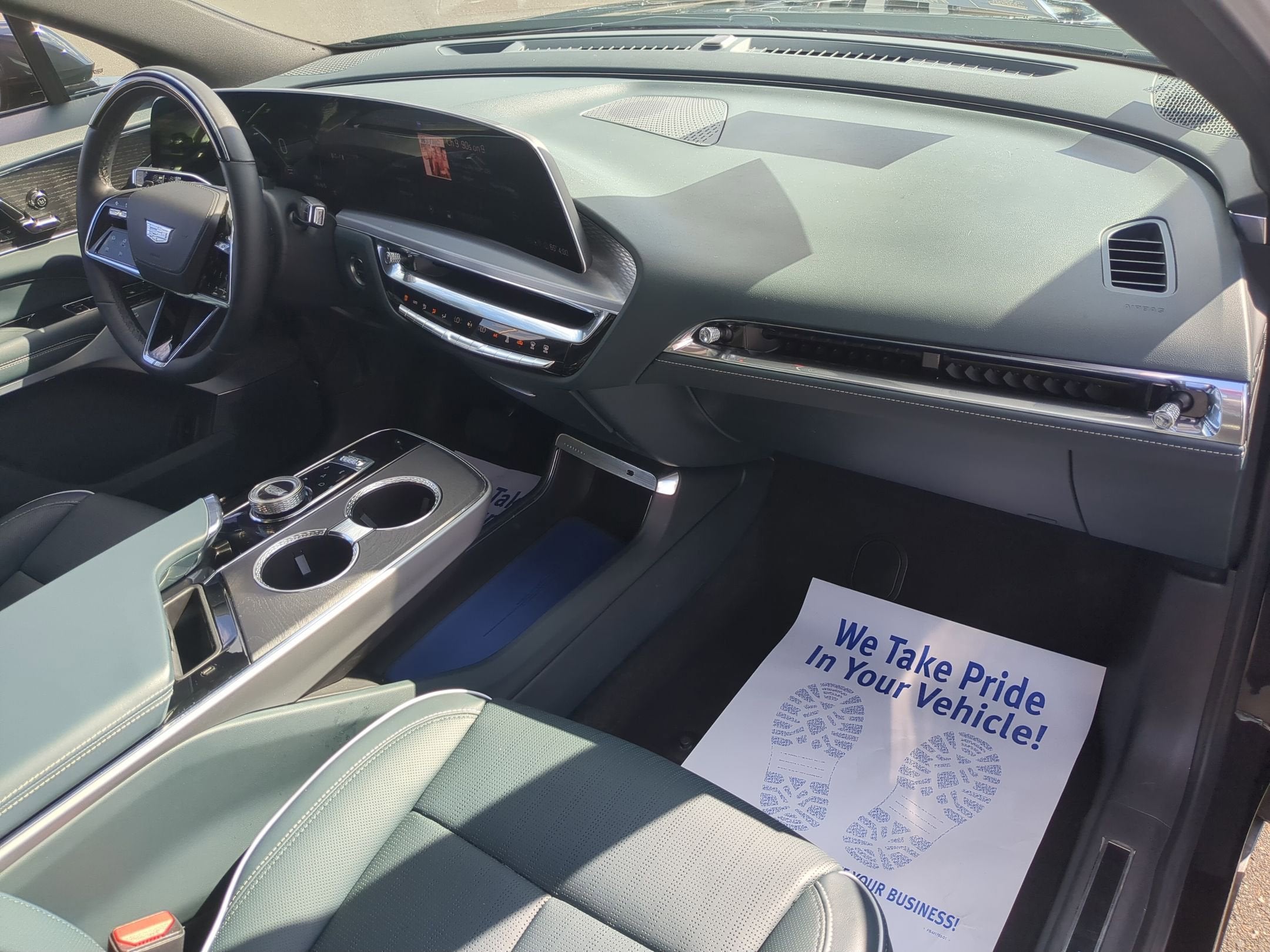 2024 Cadillac LYRIQ Sport 3