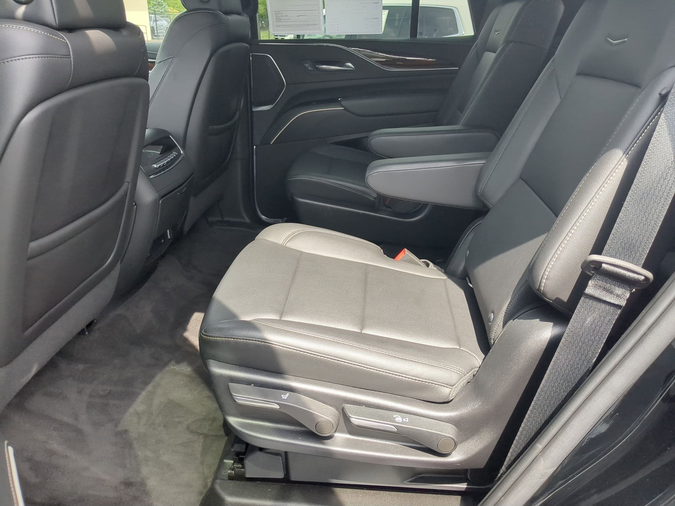 2022 Cadillac Escalade Luxury
