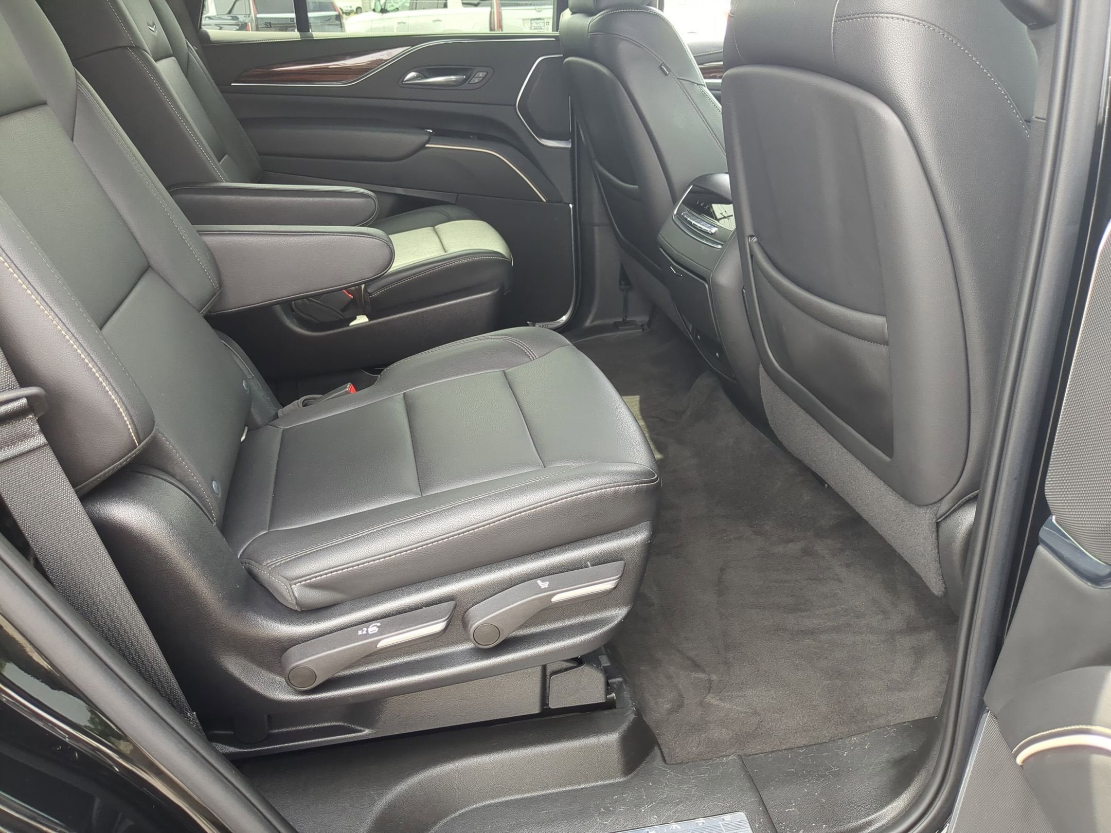 2022 Cadillac Escalade Luxury