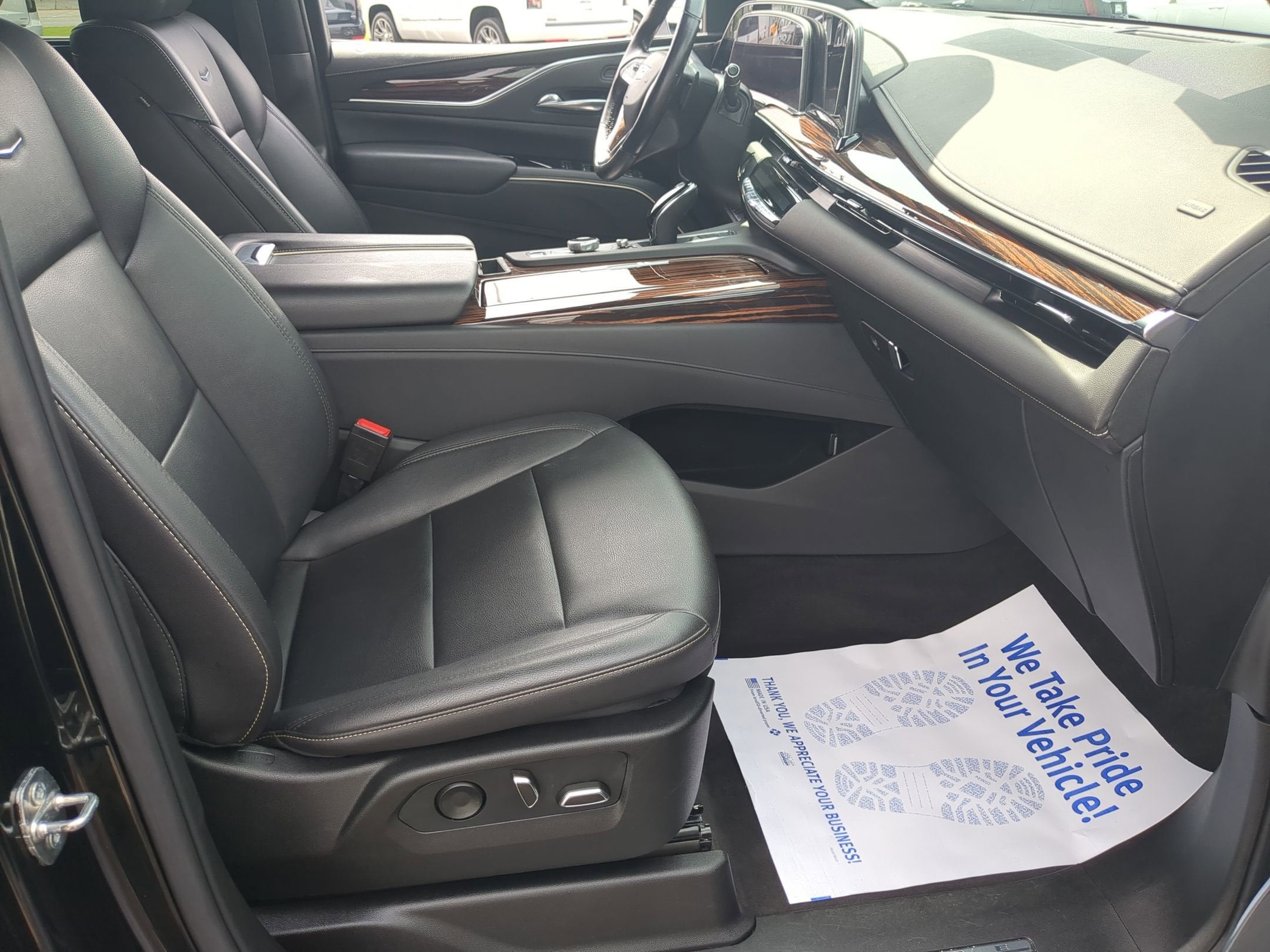 2022 Cadillac Escalade Luxury