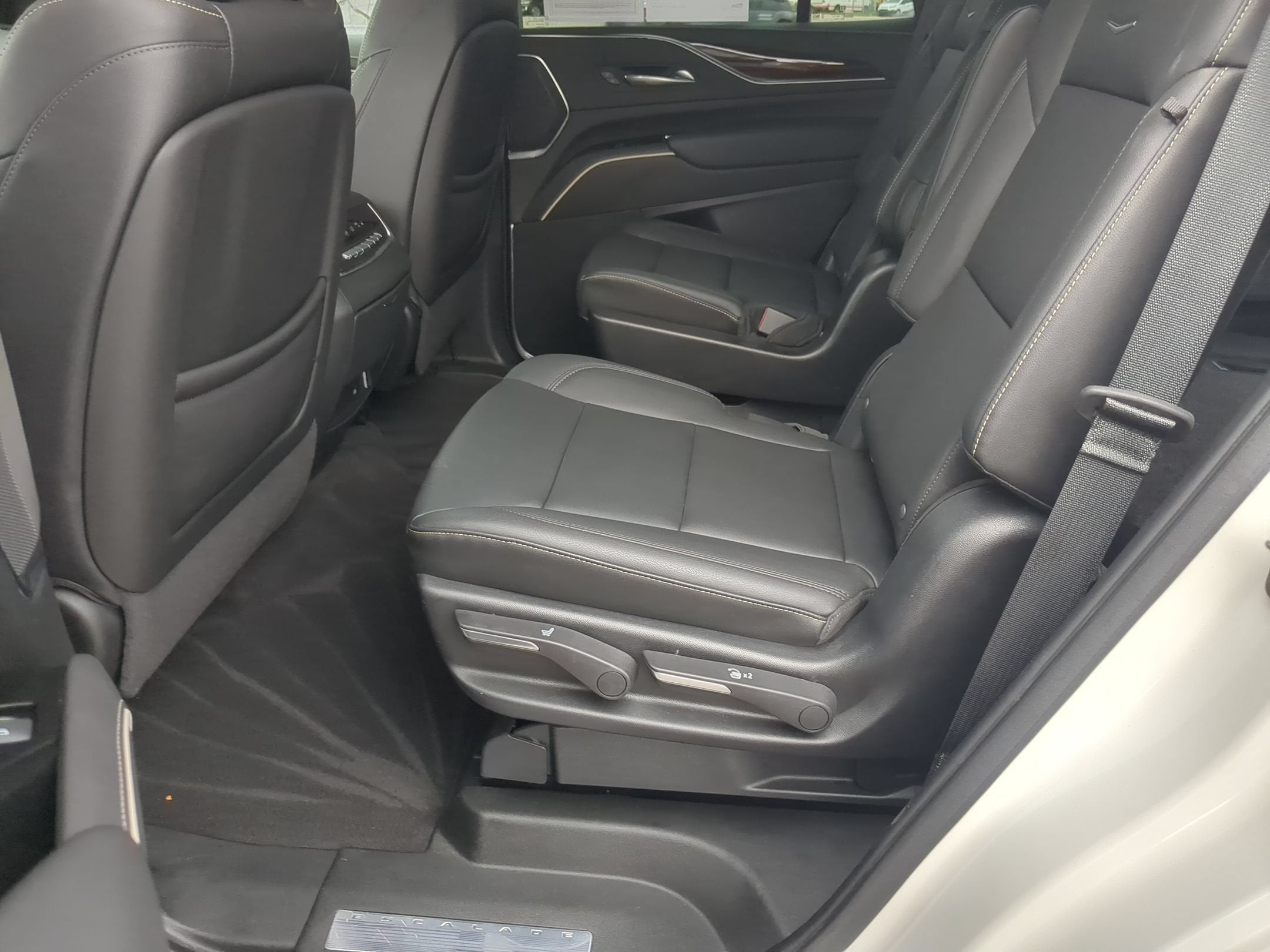2022 Cadillac Escalade Luxury