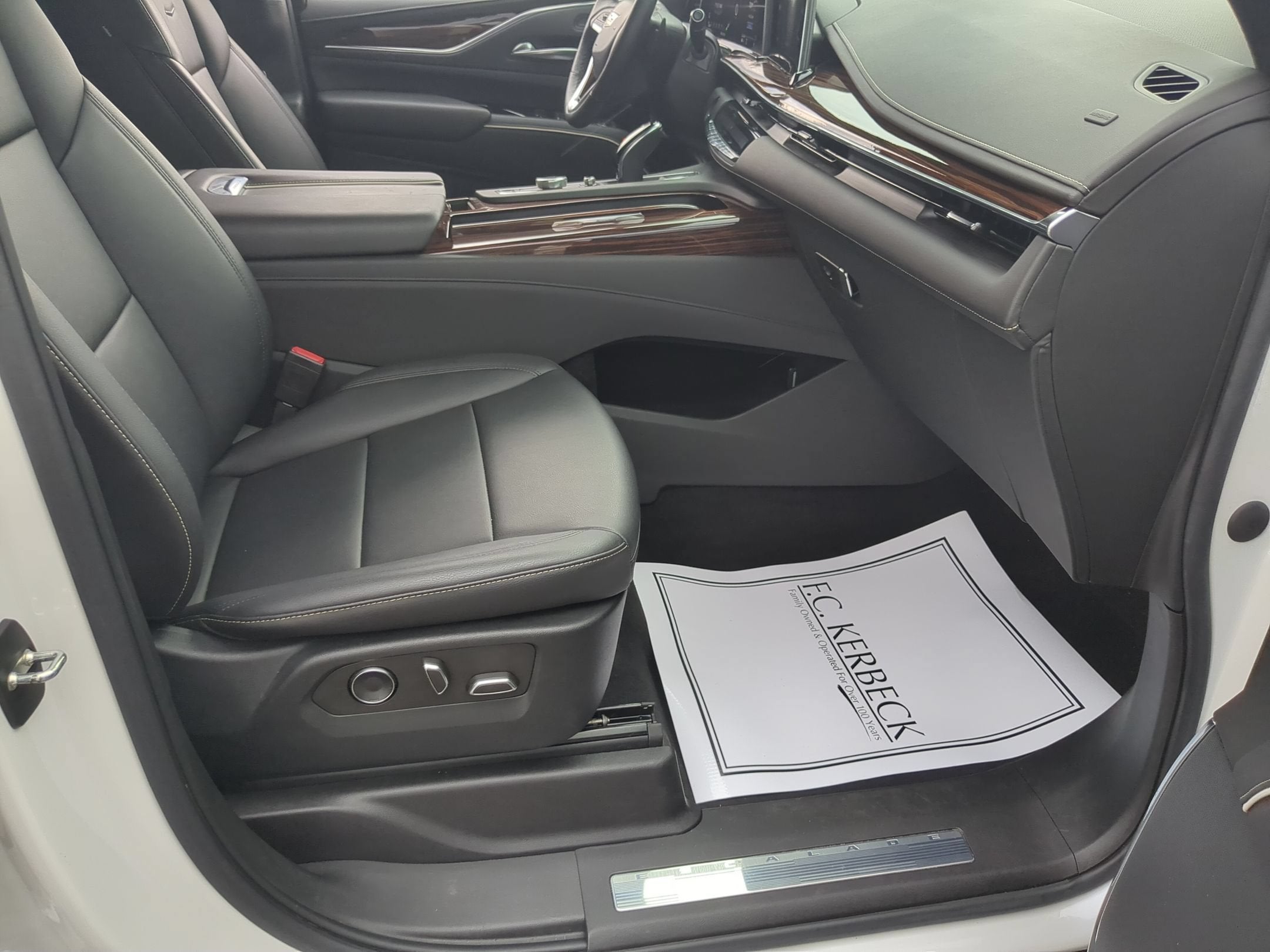 2022 Cadillac Escalade Luxury