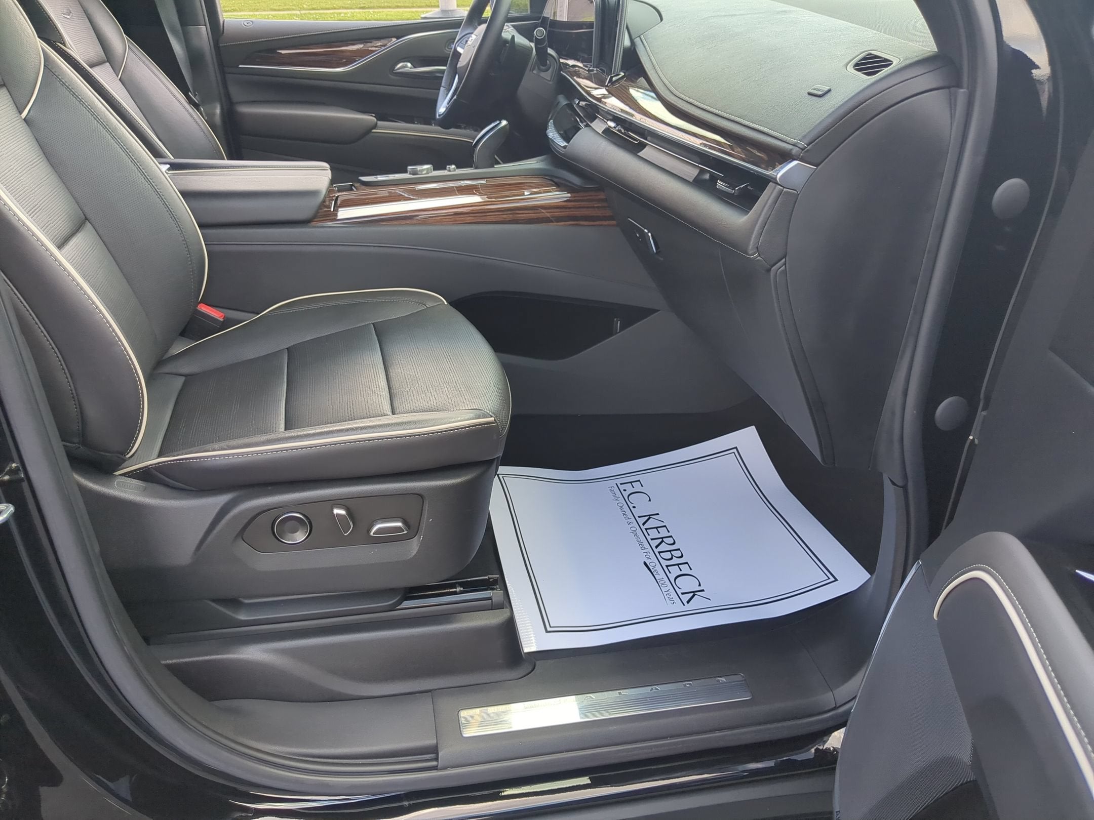 2021 Cadillac Escalade Premium Luxury