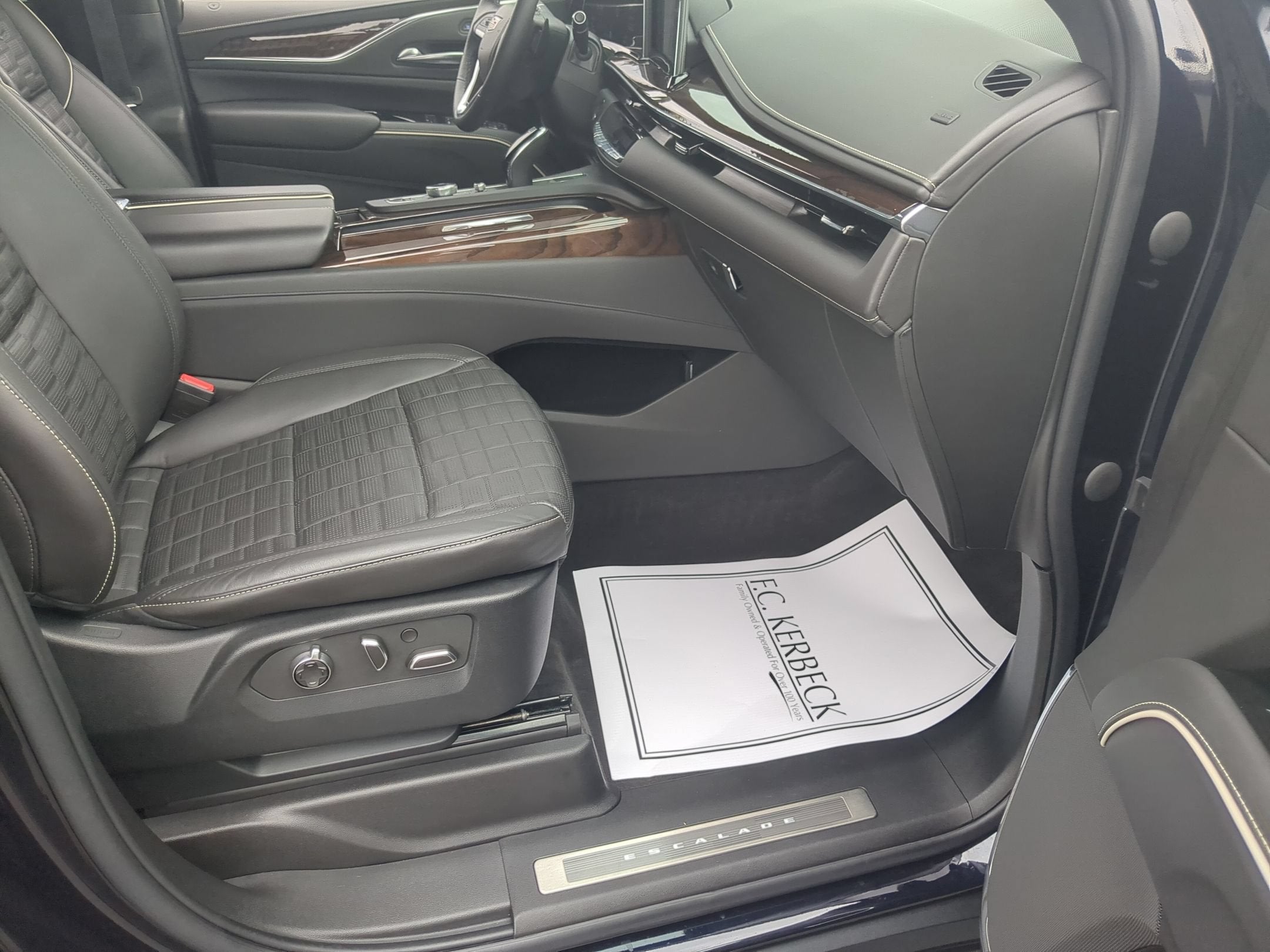 2023 Cadillac Escalade 4WD Premium Luxury Platinum