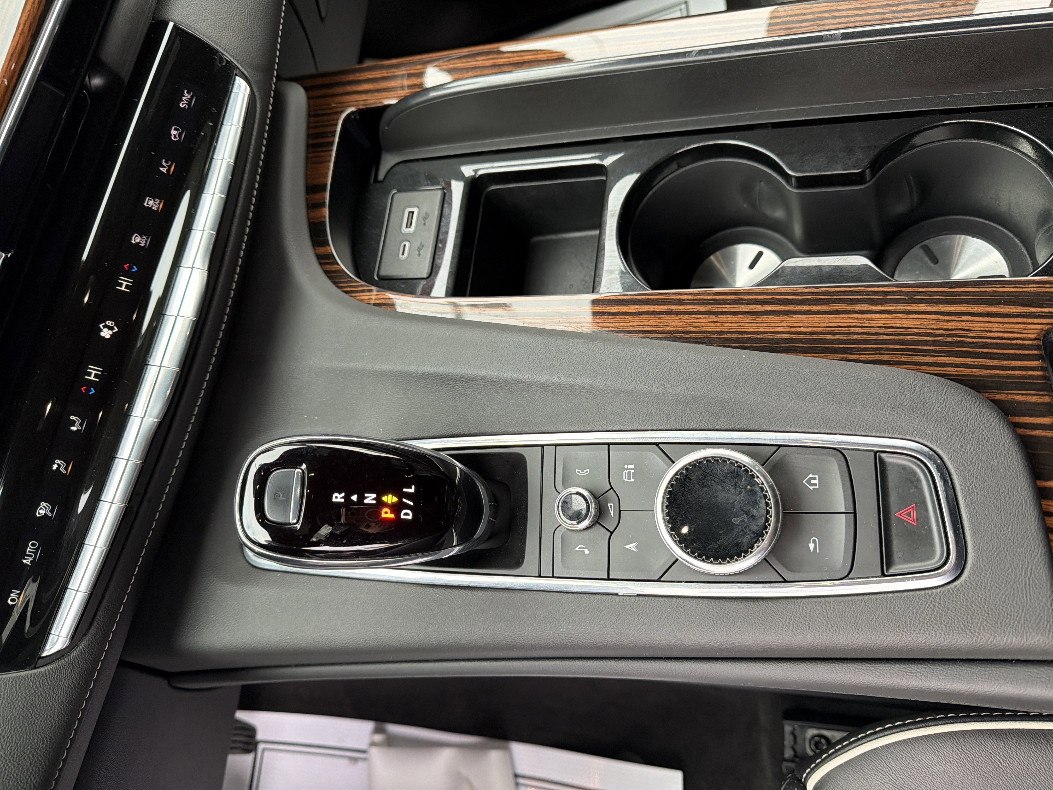 2023 Cadillac Escalade ESV Premium Luxury