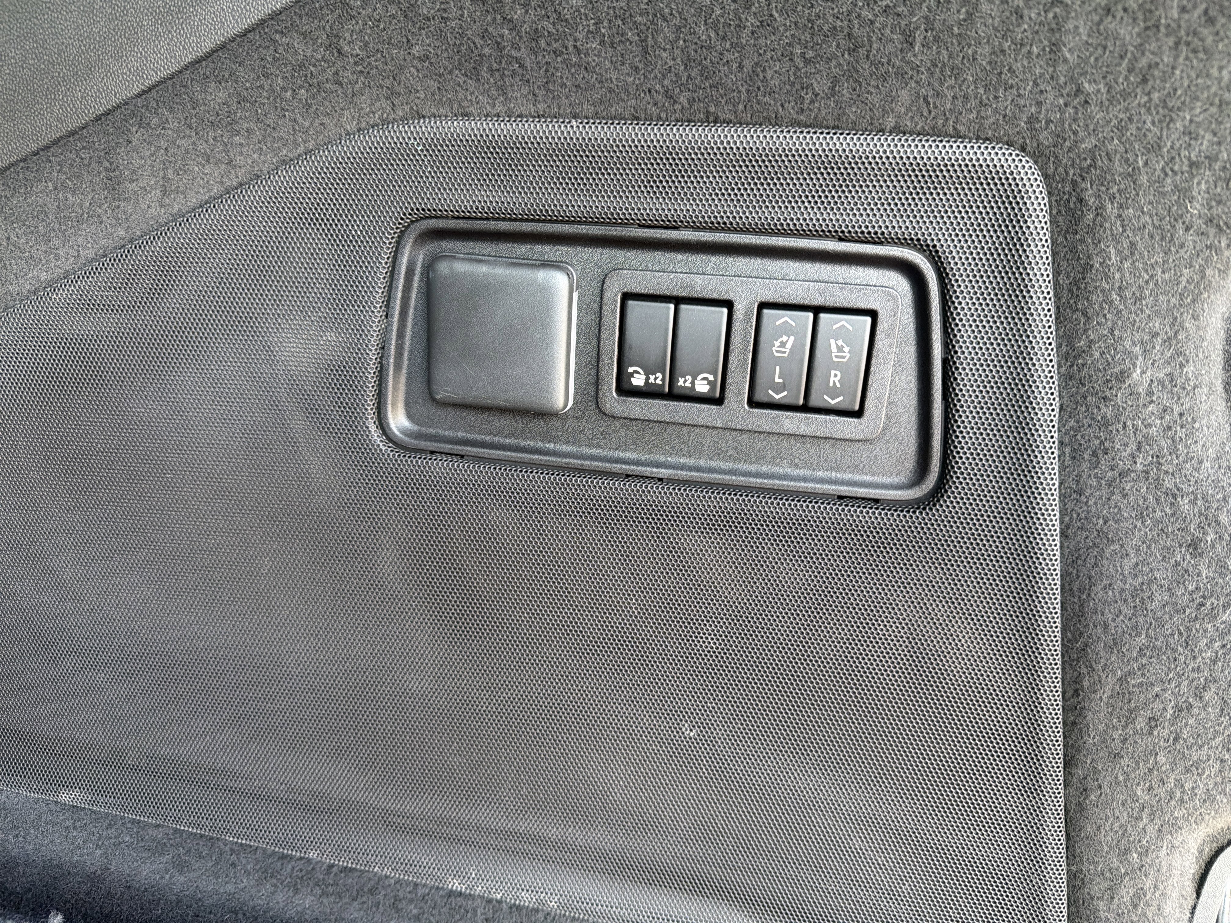 2023 Cadillac Escalade ESV Sport Platinum