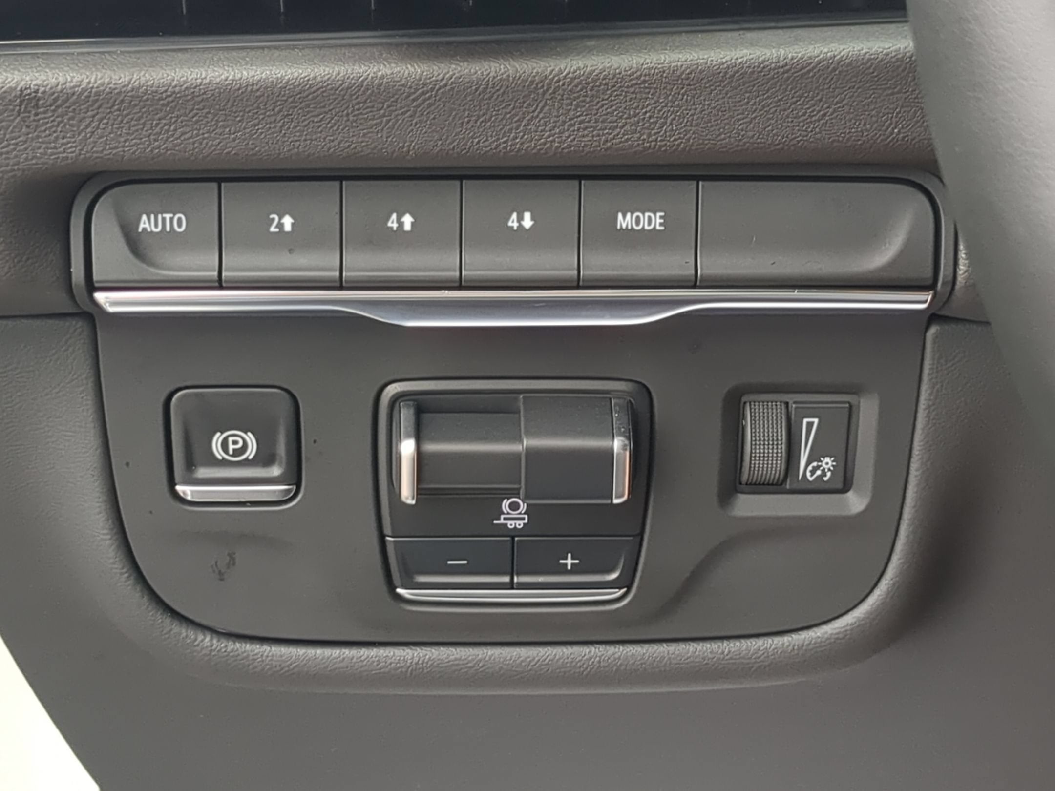 2025 Cadillac Escalade Sport