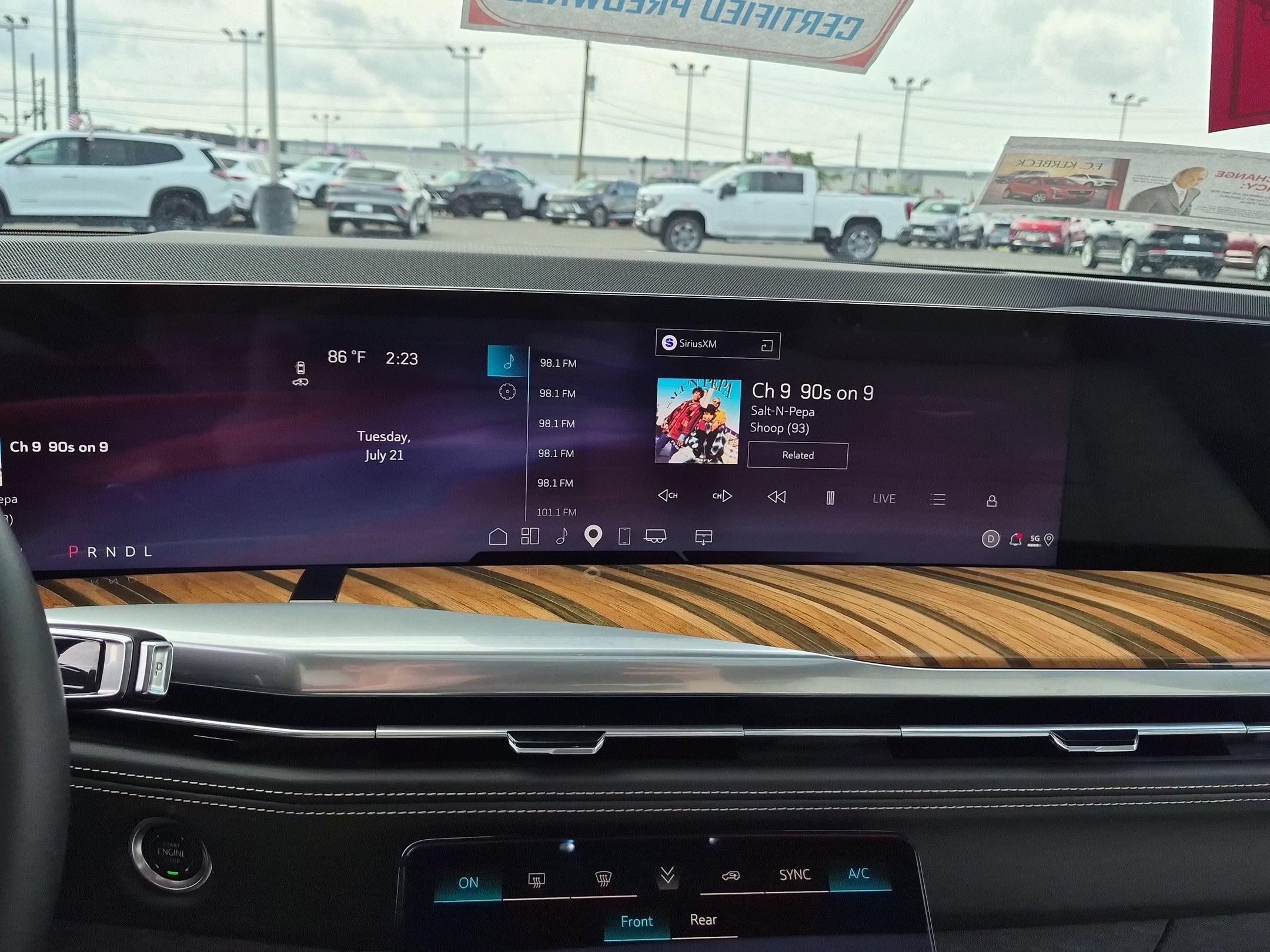 2025 Cadillac Escalade Sport Platinum