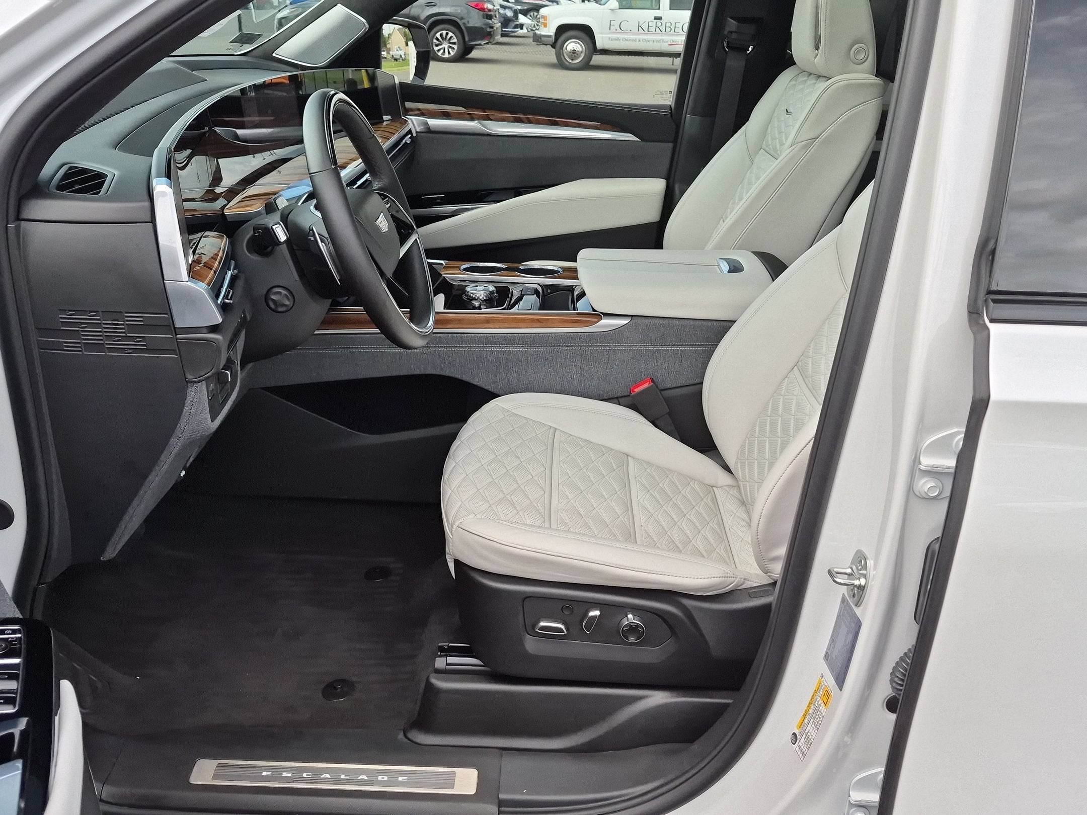 2025 Cadillac Escalade Sport Platinum