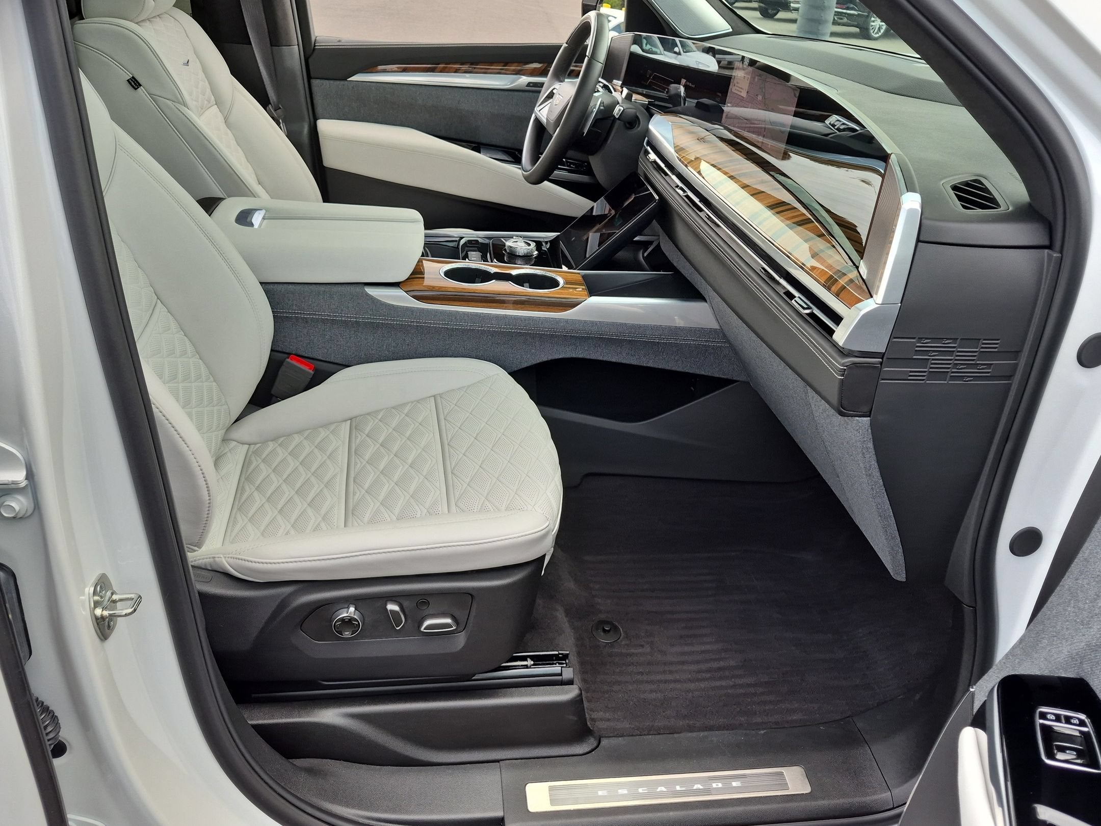 2025 Cadillac Escalade Sport Platinum
