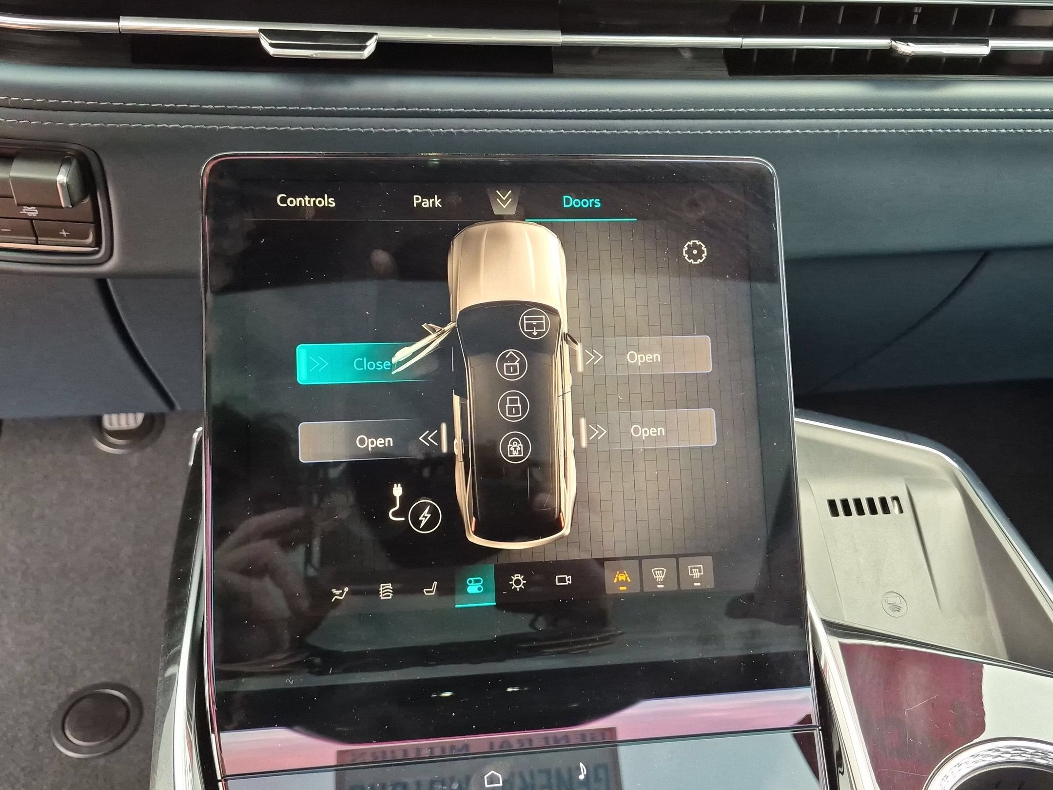 2025 Cadillac ESCALADE IQ Luxury 2