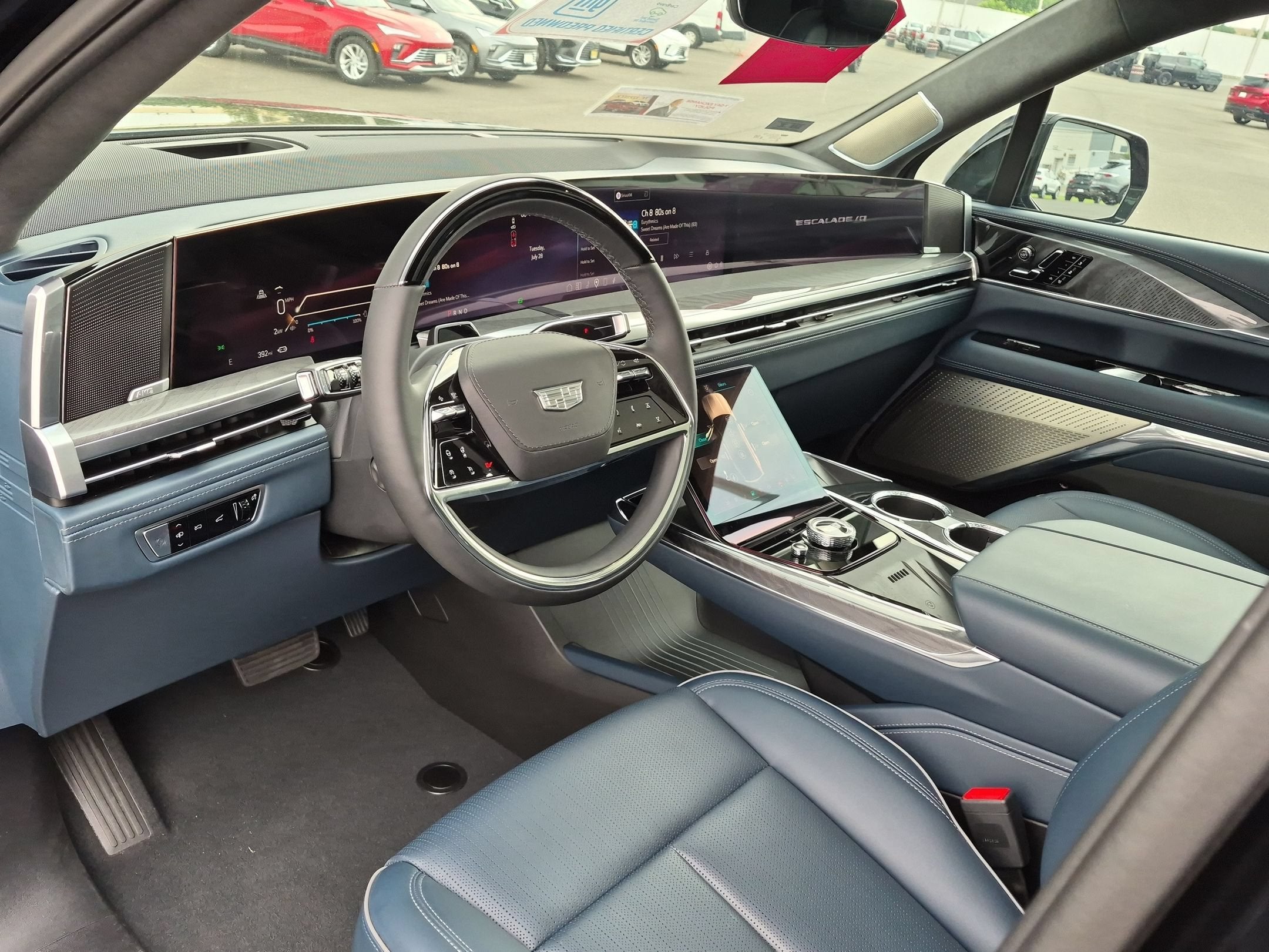 2025 Cadillac ESCALADE IQ Luxury 2
