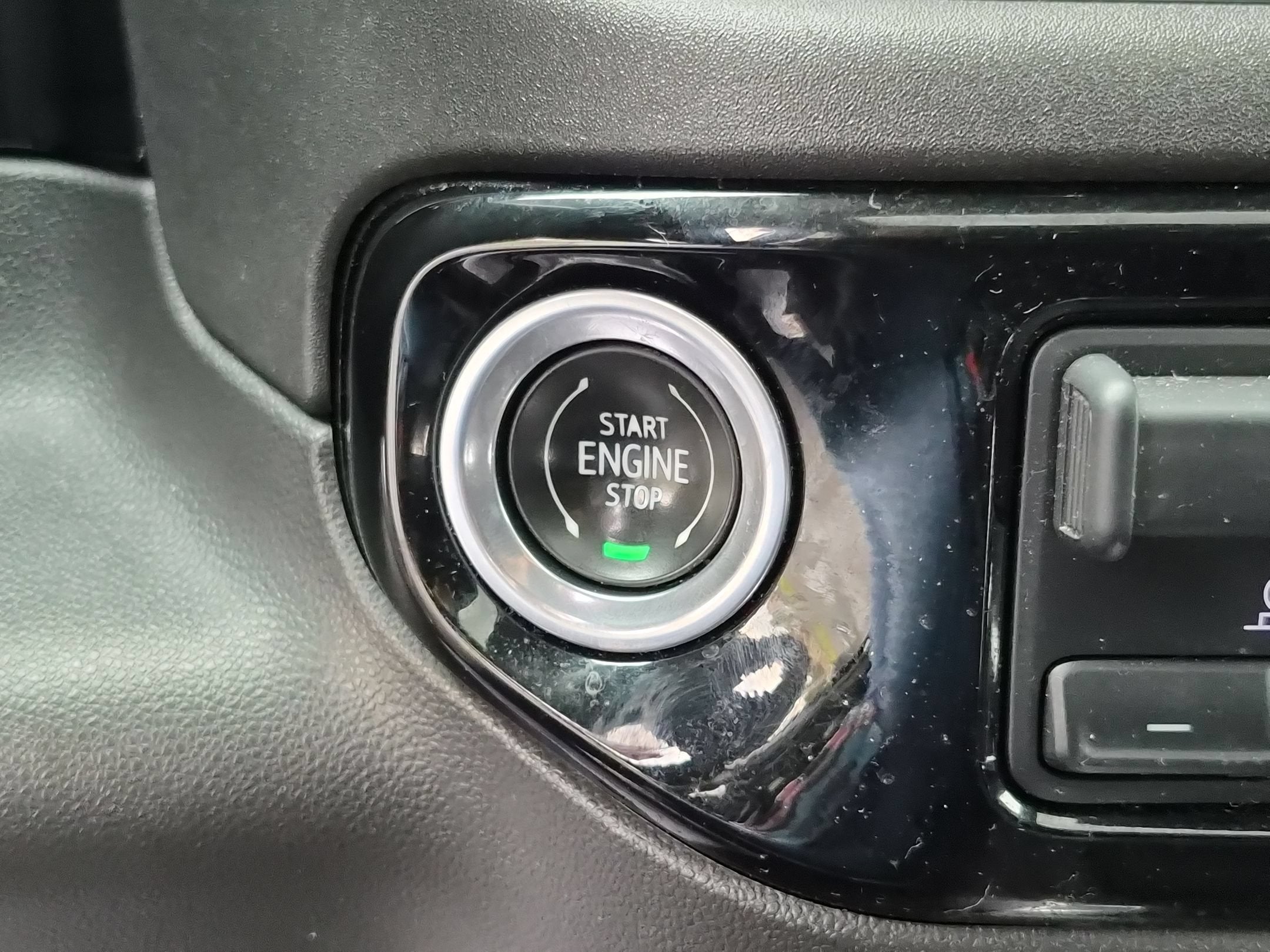 2022 GMC Sierra 1500 SLT - Photo 17