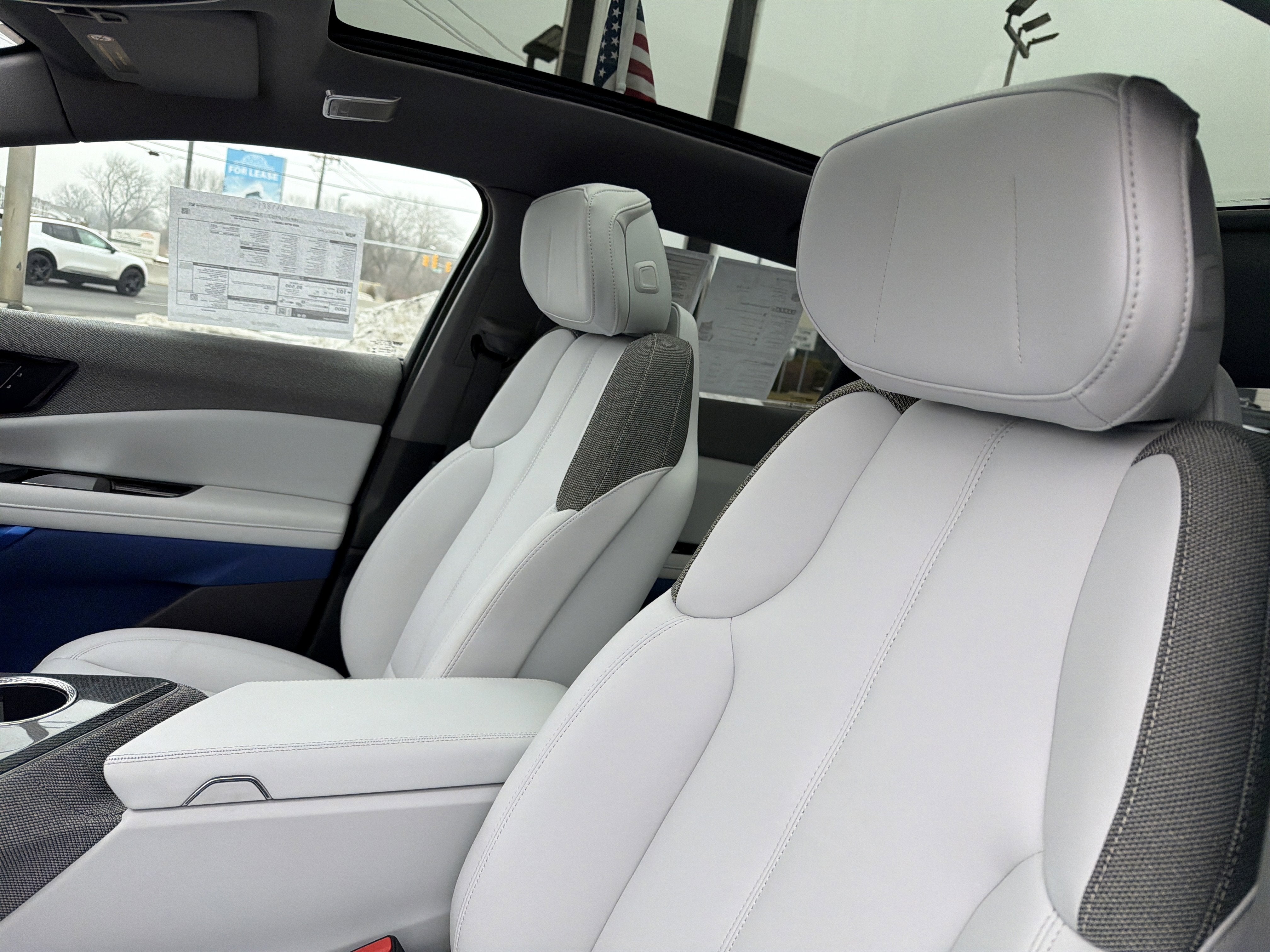 2025 Cadillac OPTIQ Luxury 1