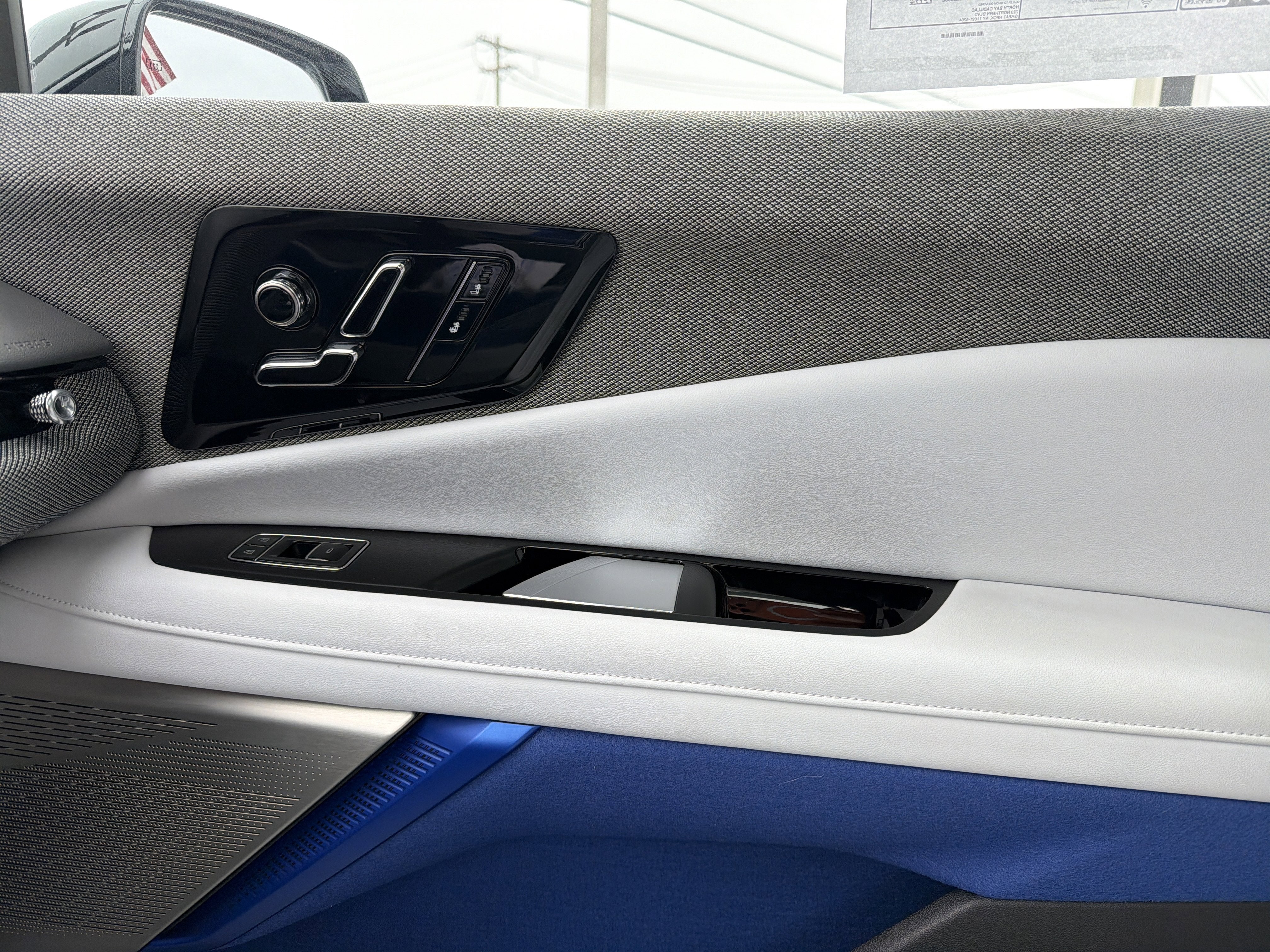 2025 Cadillac OPTIQ Luxury 1