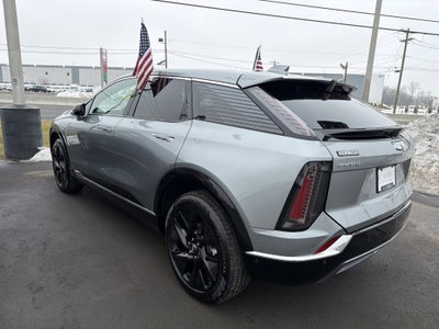 2025 Cadillac OPTIQ Luxury 1