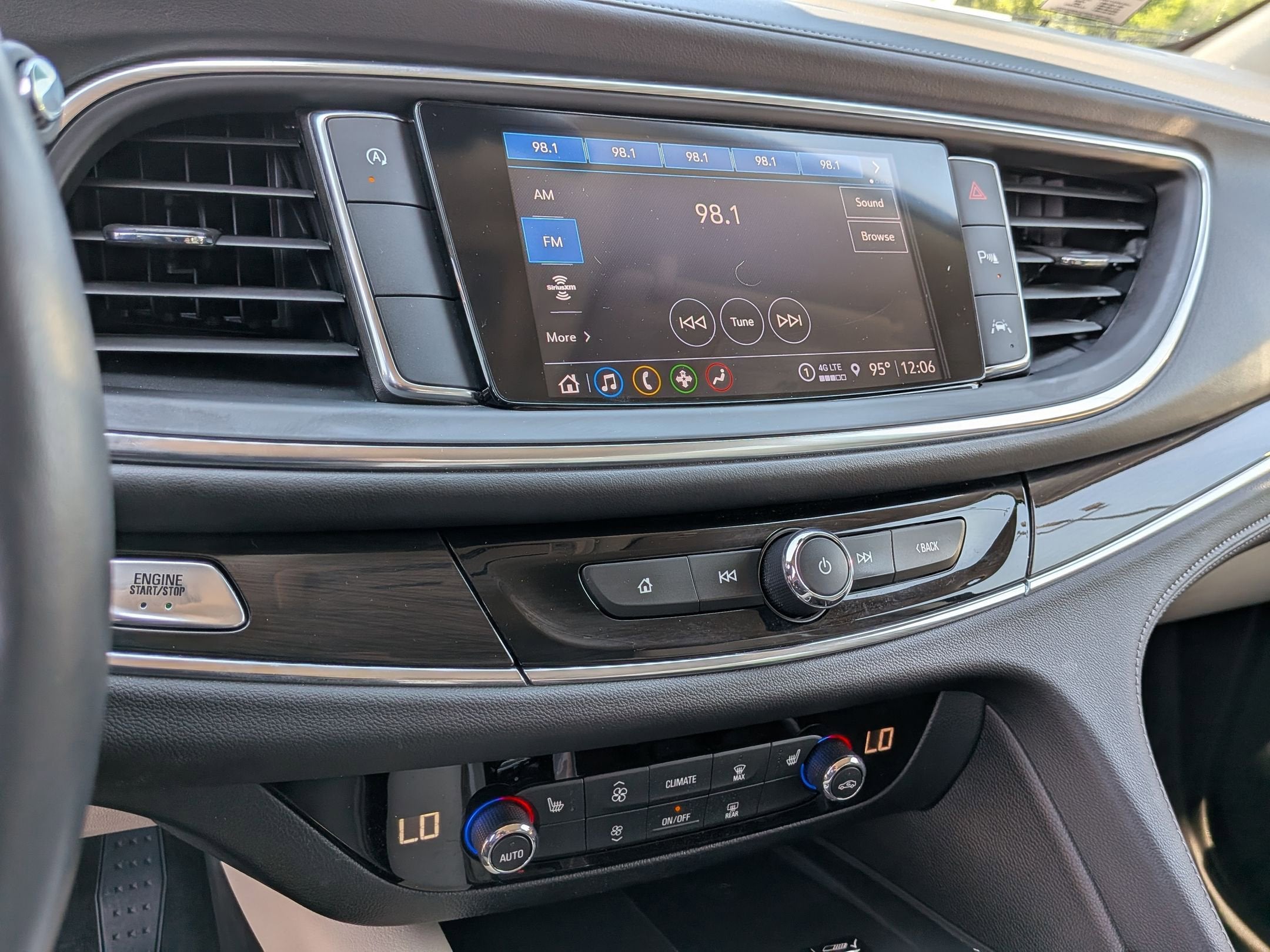 2023 Buick Enclave Essence