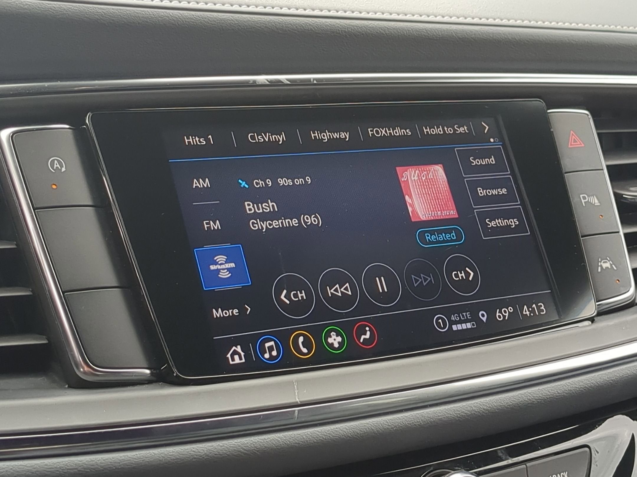 2023 Buick Enclave Essence