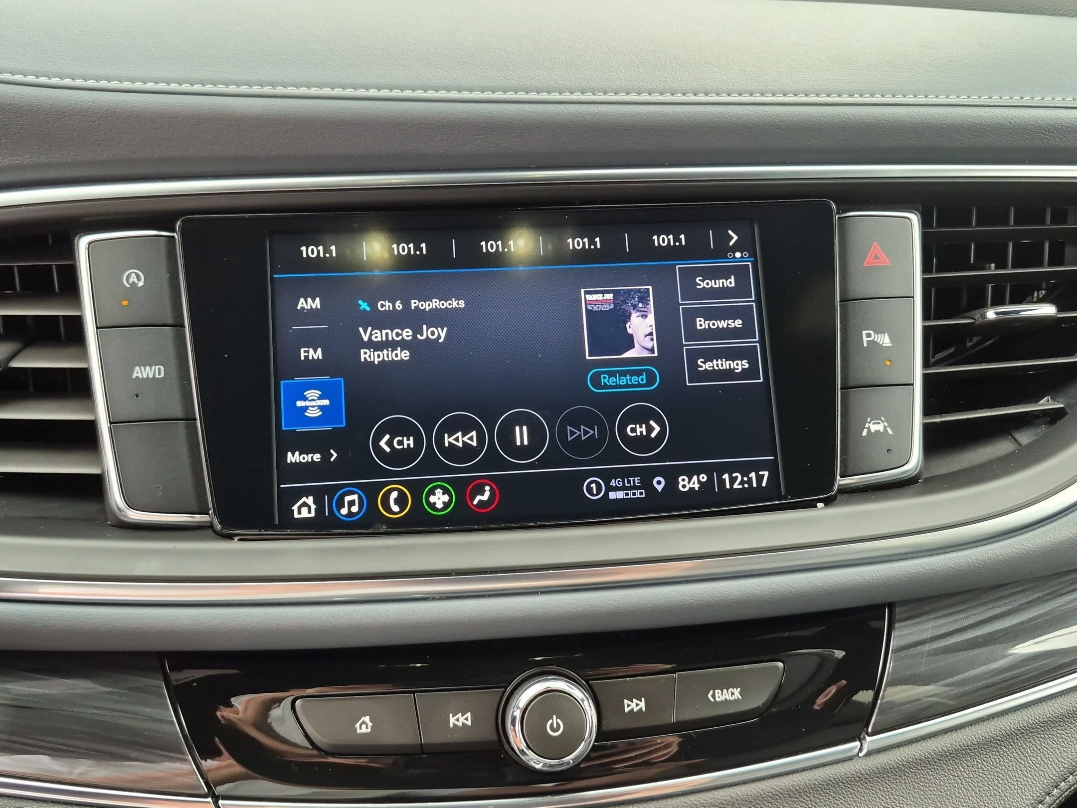 2023 Buick Enclave Essence