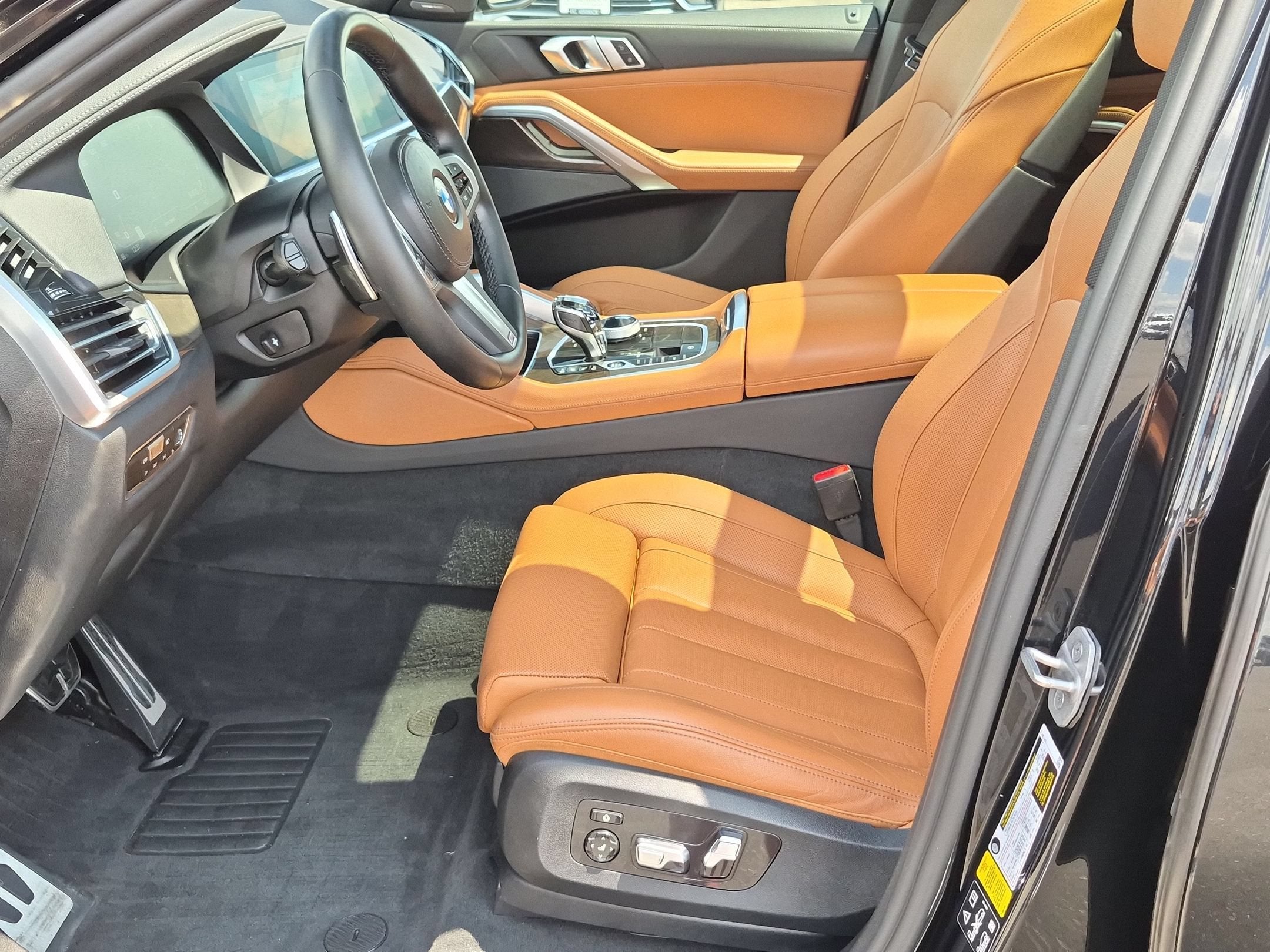 2022 BMW X6 M50i