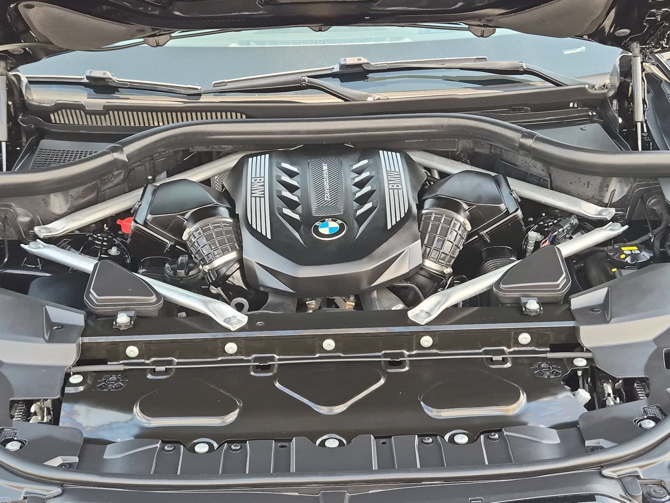 2022 BMW X6 M50i