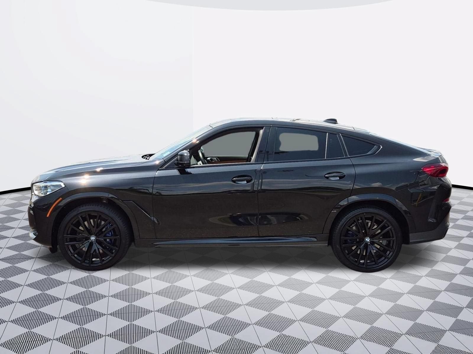 2022 BMW X6 M50i