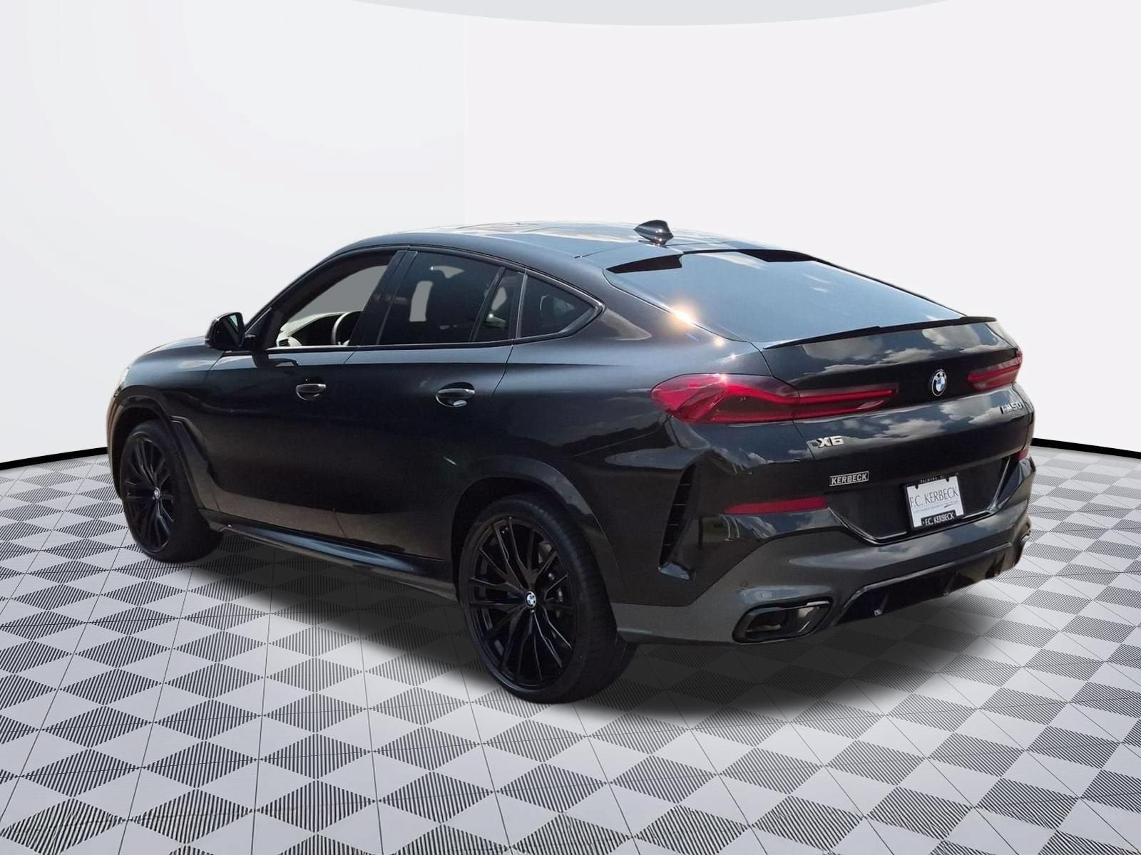 2022 BMW X6 M50i