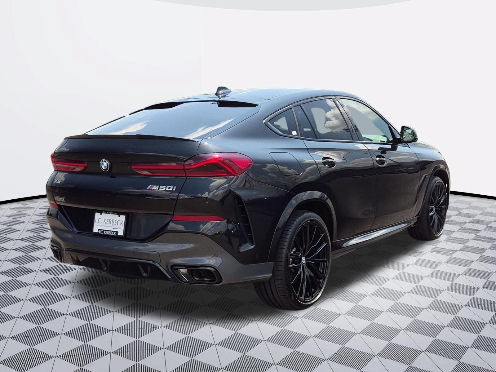 2022 BMW X6 M50i