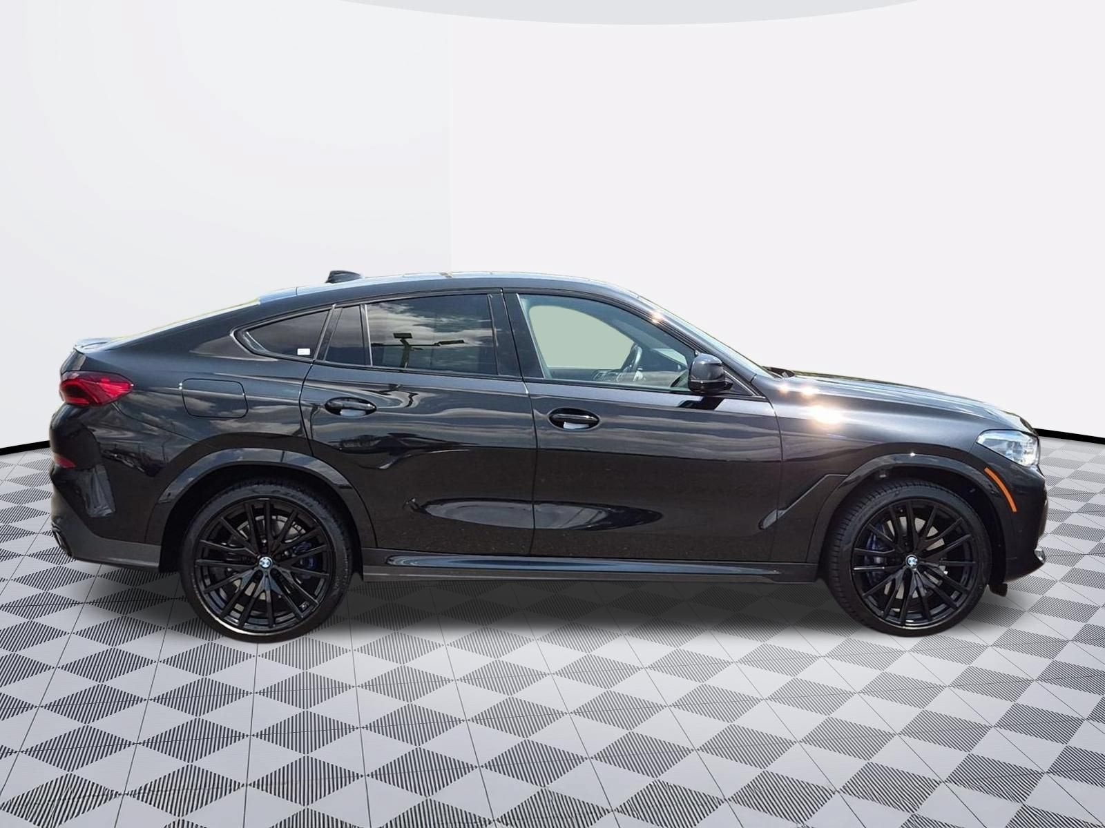 2022 BMW X6 M50i