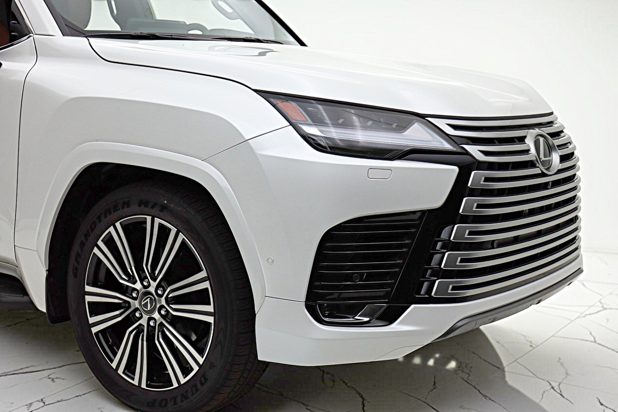 2025 Lexus LX 700h Luxury