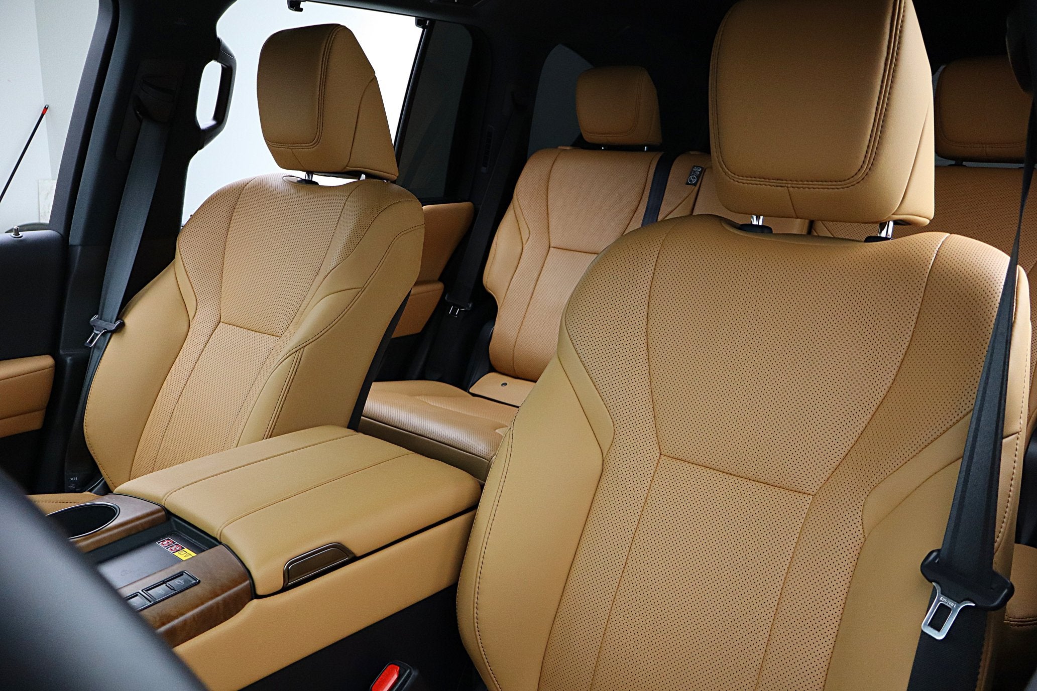 2025 Lexus LX 700h Luxury