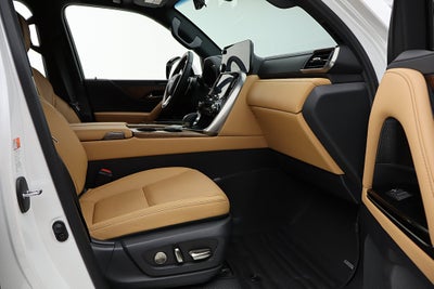 2025 Lexus LX 700h Luxury