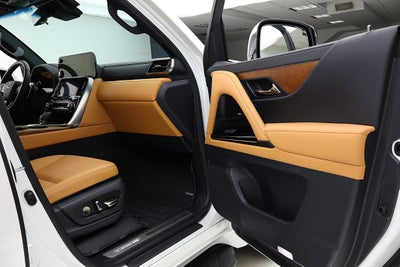 2025 Lexus LX 700h Luxury