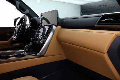 2025 Lexus LX 700h Luxury