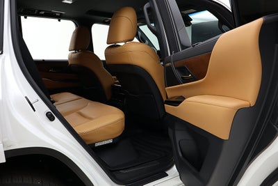 2025 Lexus LX 700h Luxury