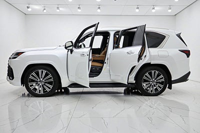 2025 Lexus LX 700h Luxury