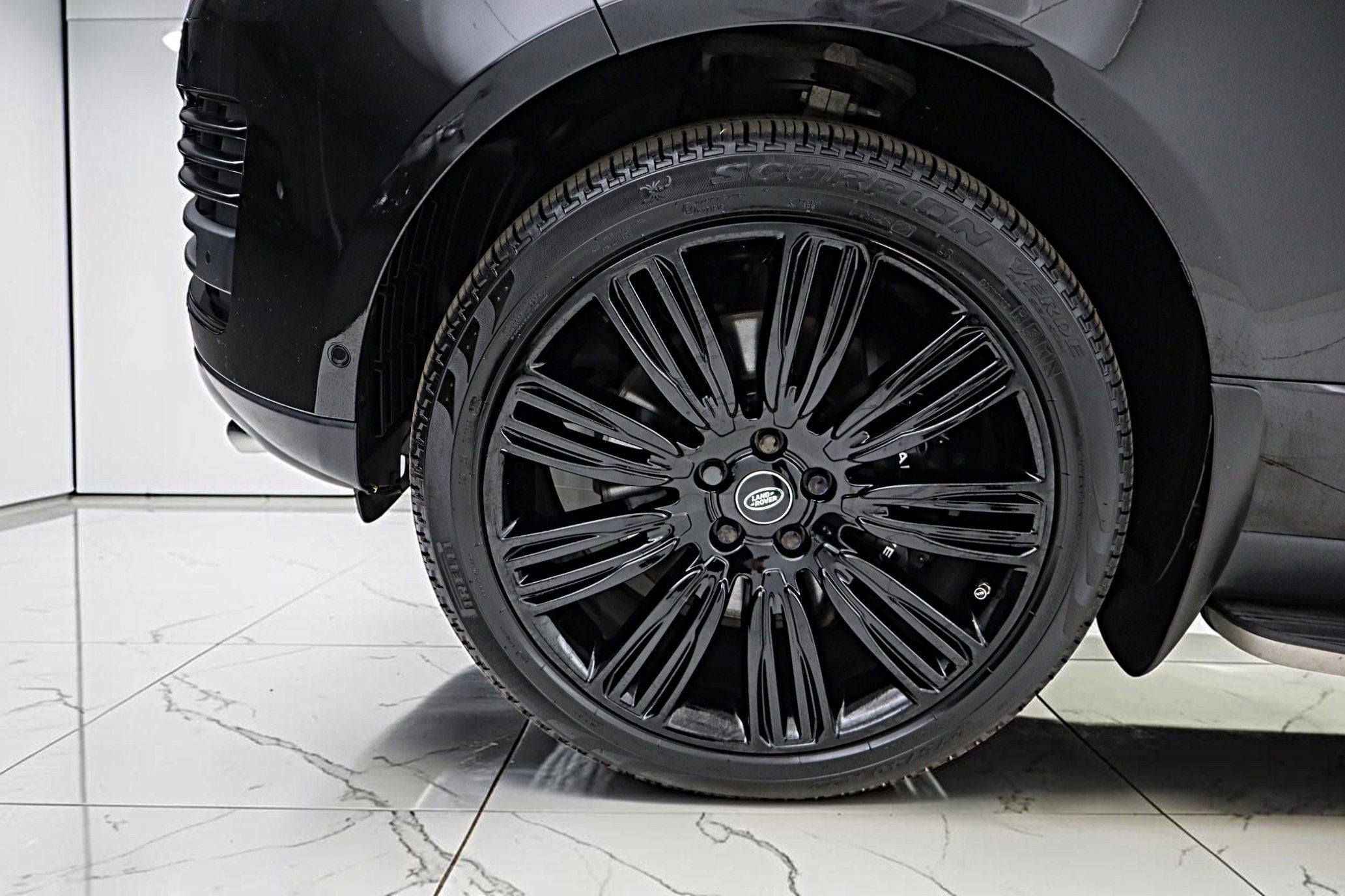 2020 Land Rover Range Rover P525 HSE