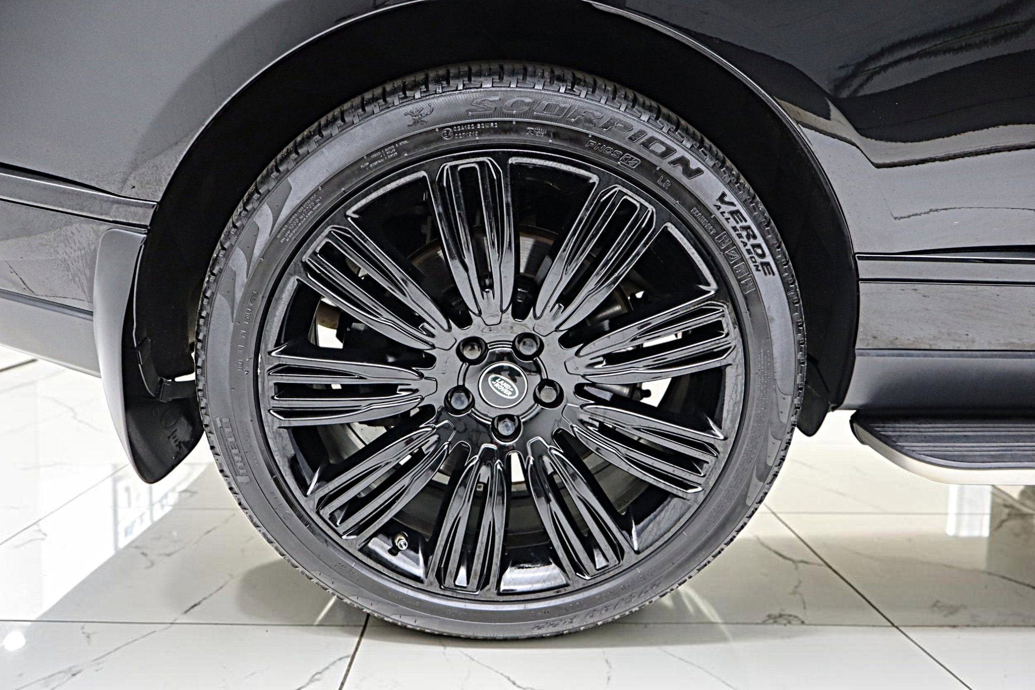 2020 Land Rover Range Rover P525 HSE