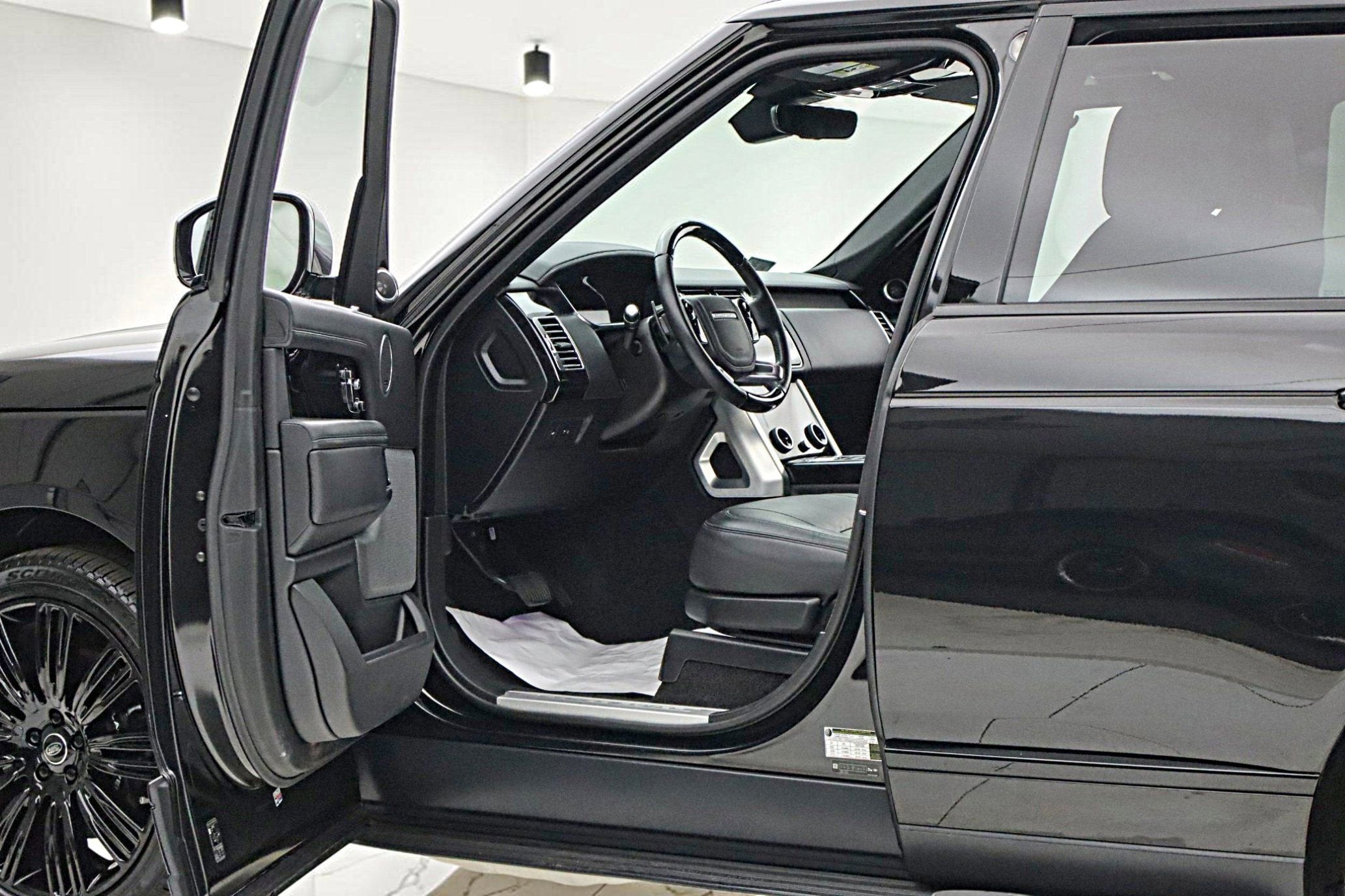 2020 Land Rover Range Rover P525 HSE