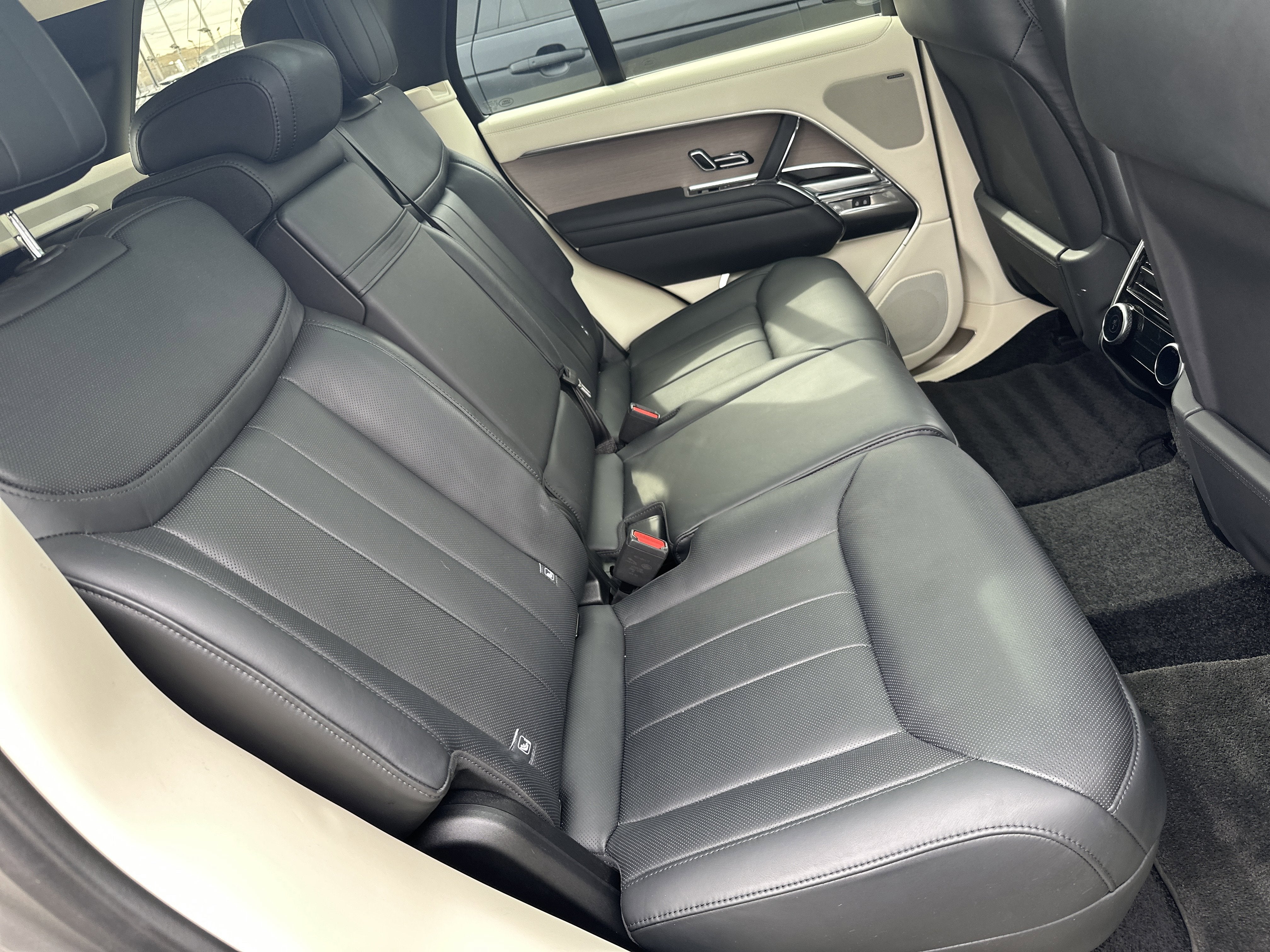 2023 Land Rover Range Rover P530 SE