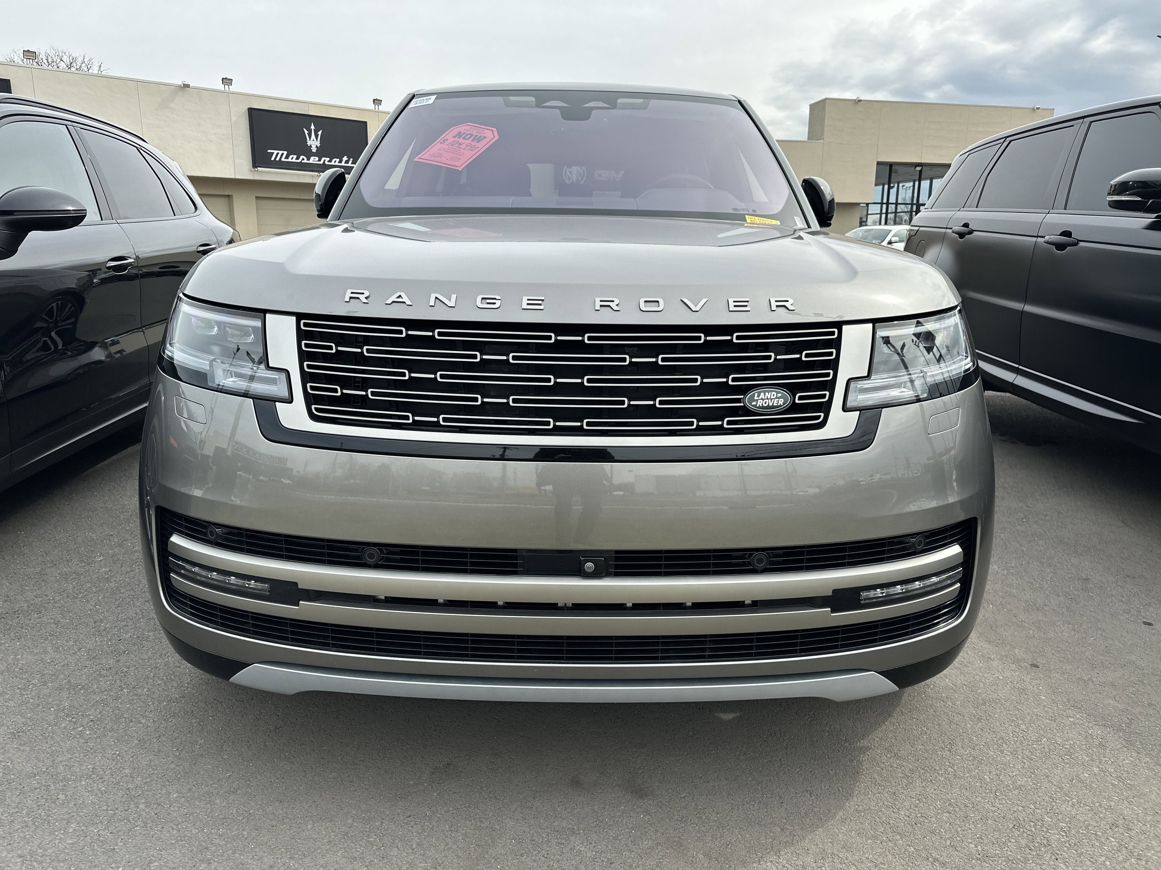 2023 Land Rover Range Rover P530 SE