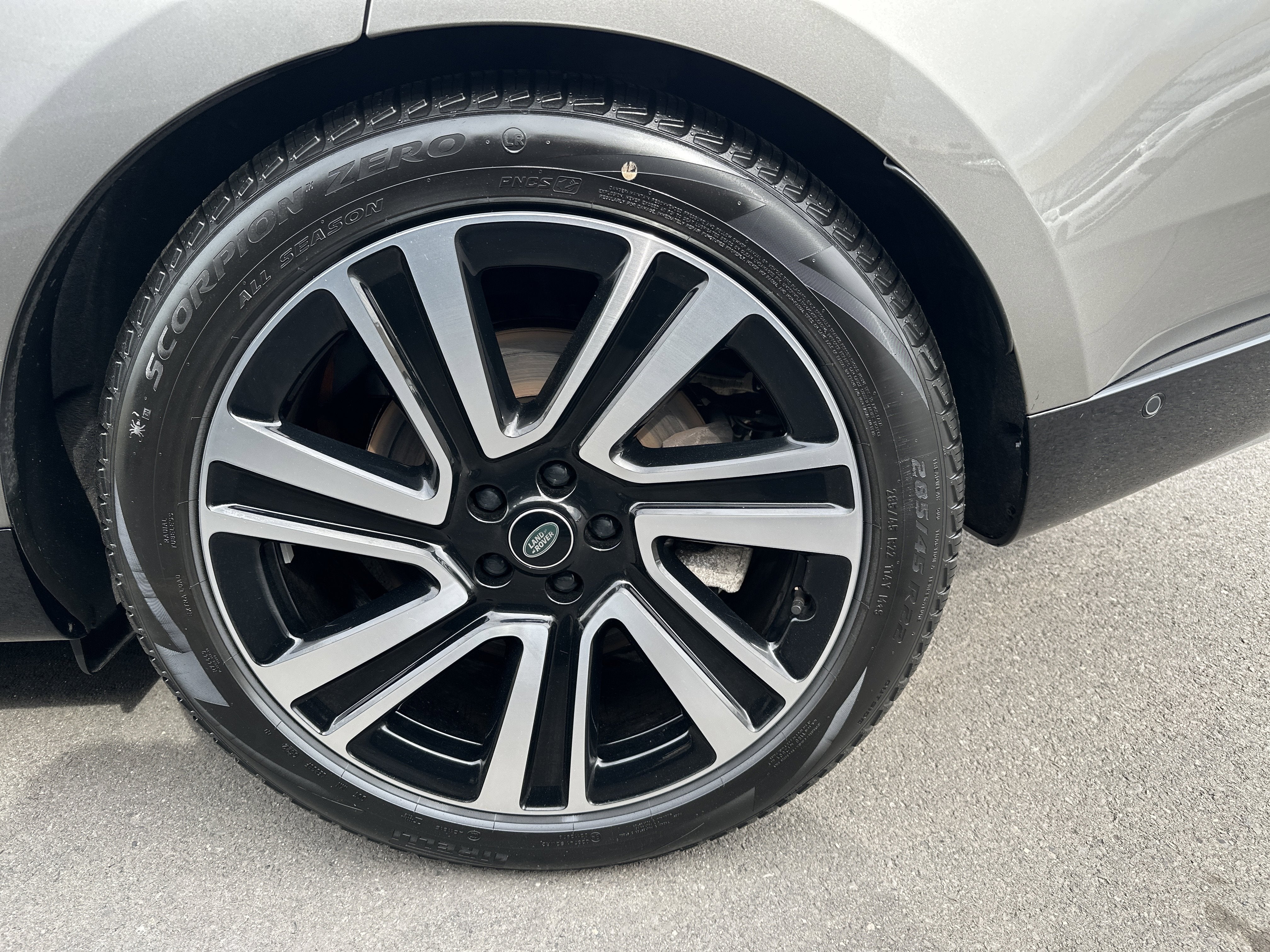 2023 Land Rover Range Rover P530 SE