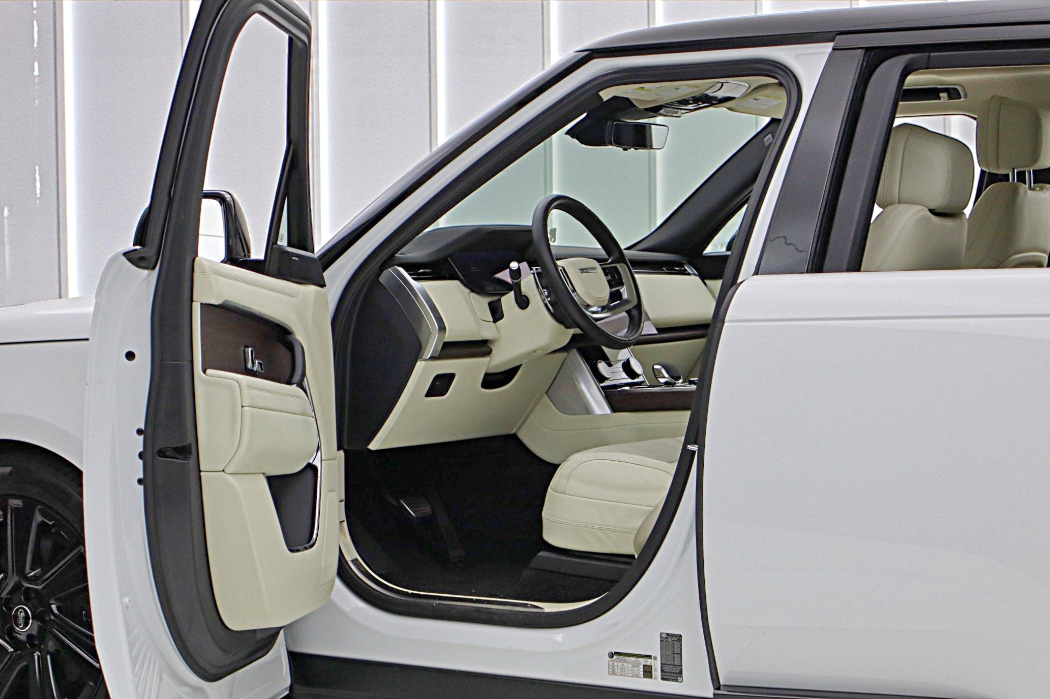 2023 Land Rover Range Rover SE