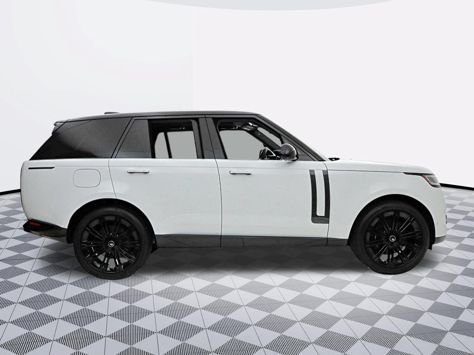 2025 Land Rover Range Rover P530 SE