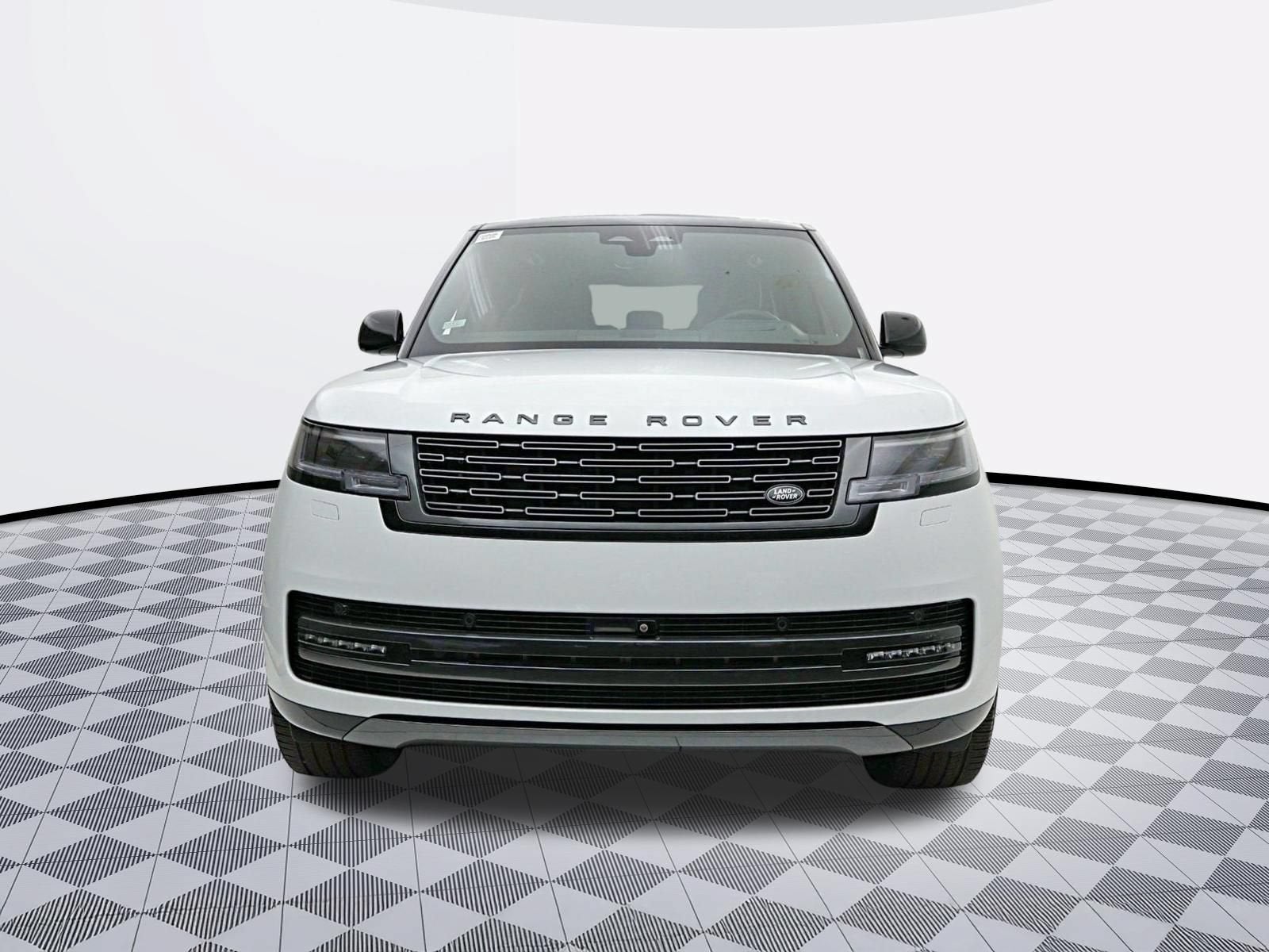 2025 Land Rover Range Rover P530 SE