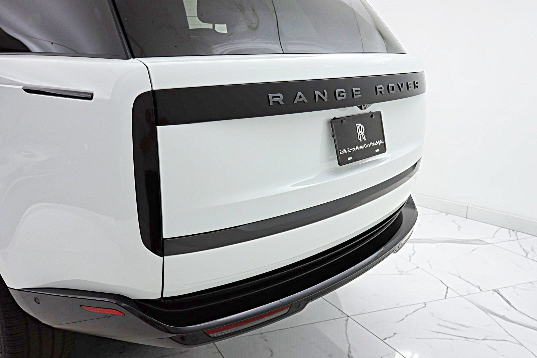 2025 Land Rover Range Rover P530 SE