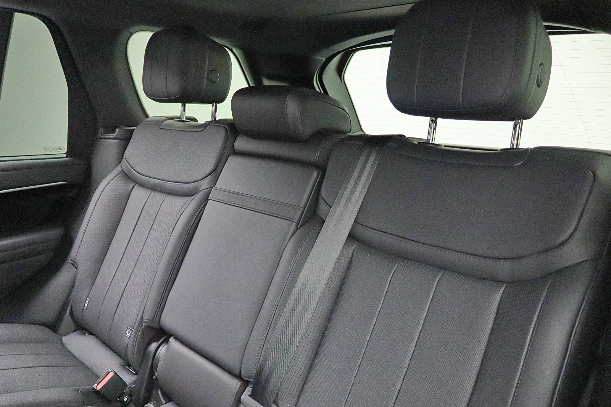 2025 Land Rover Range Rover P530 SE