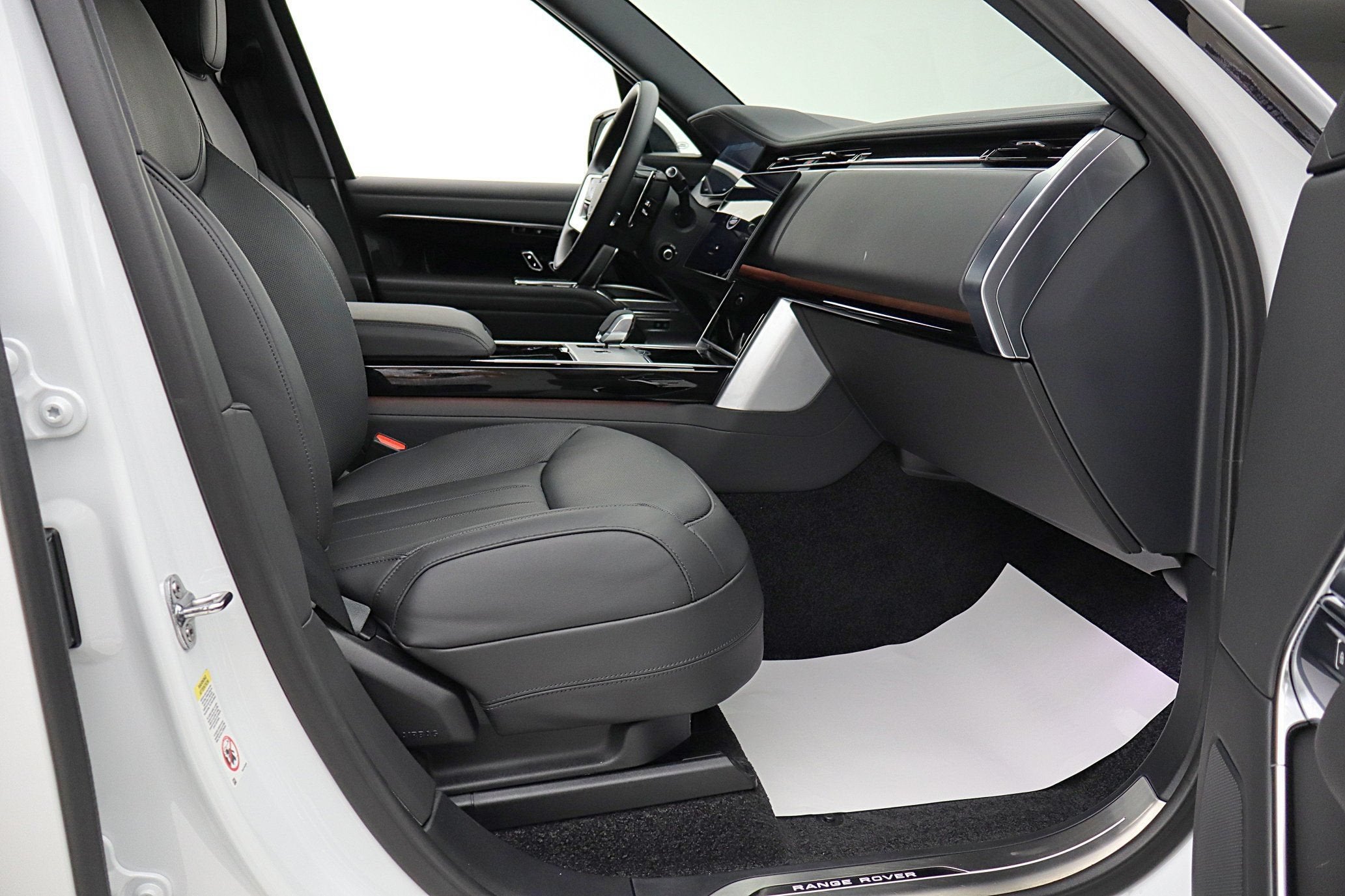 2025 Land Rover Range Rover P530 SE