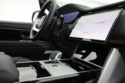 2025 Land Rover Range Rover P530 SE