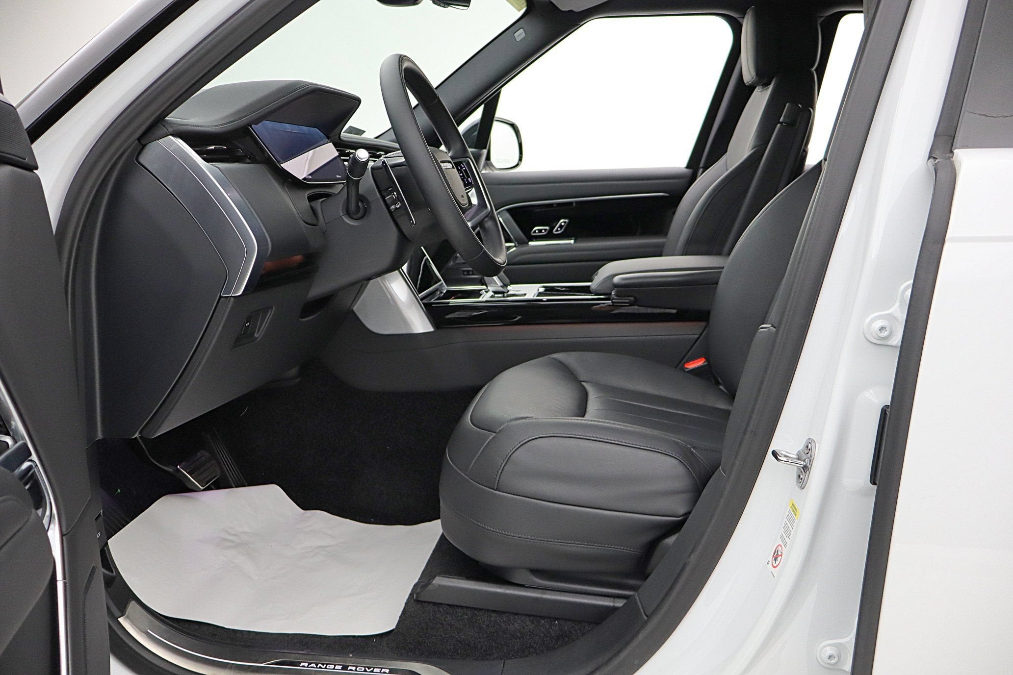 2025 Land Rover Range Rover P530 SE